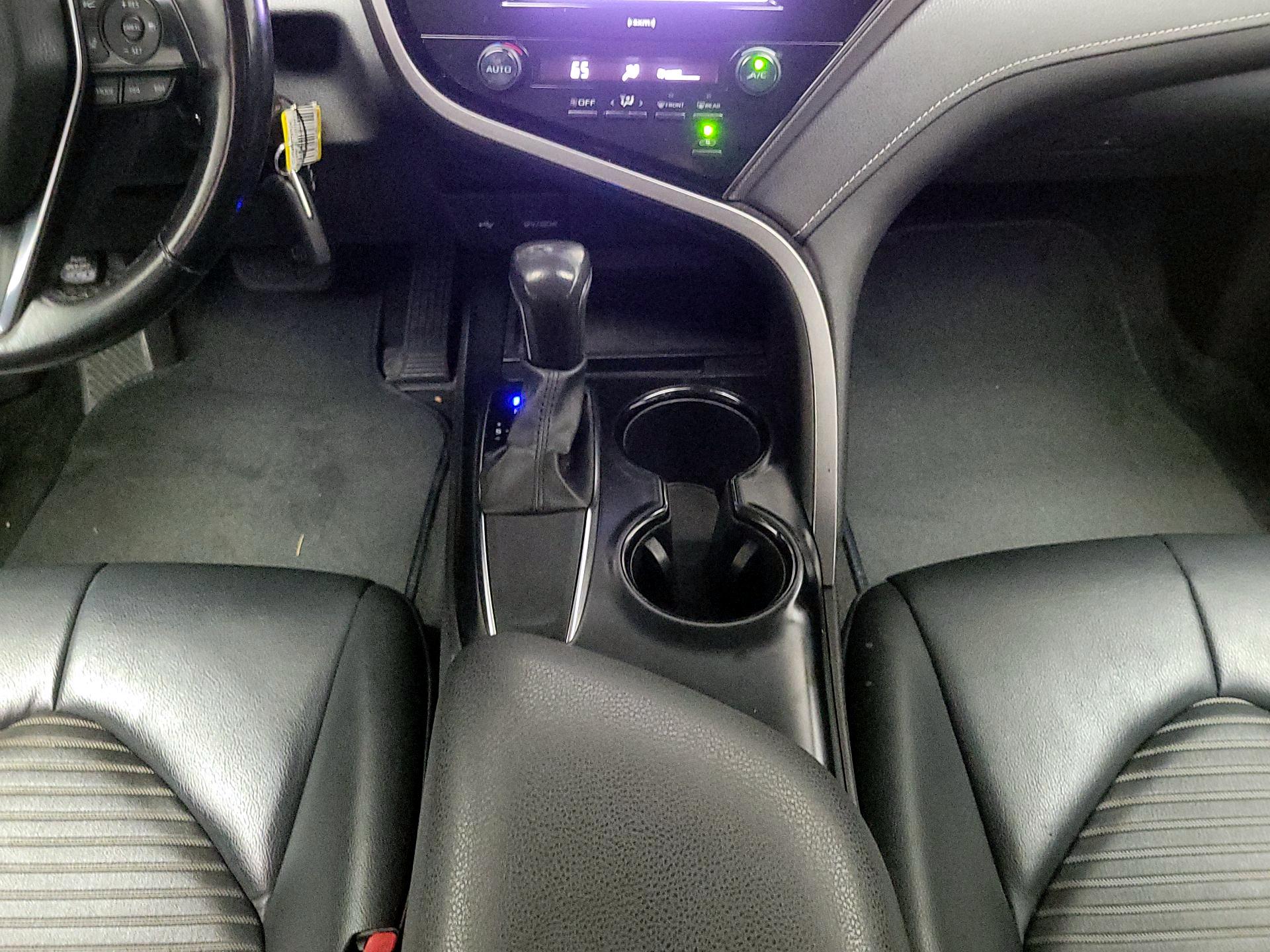 Thumbnail: 2020 Toyota Camry - 17