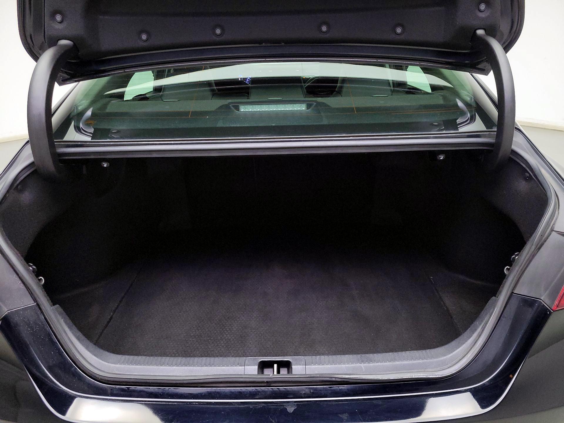 Thumbnail: 2020 Toyota Camry - 20