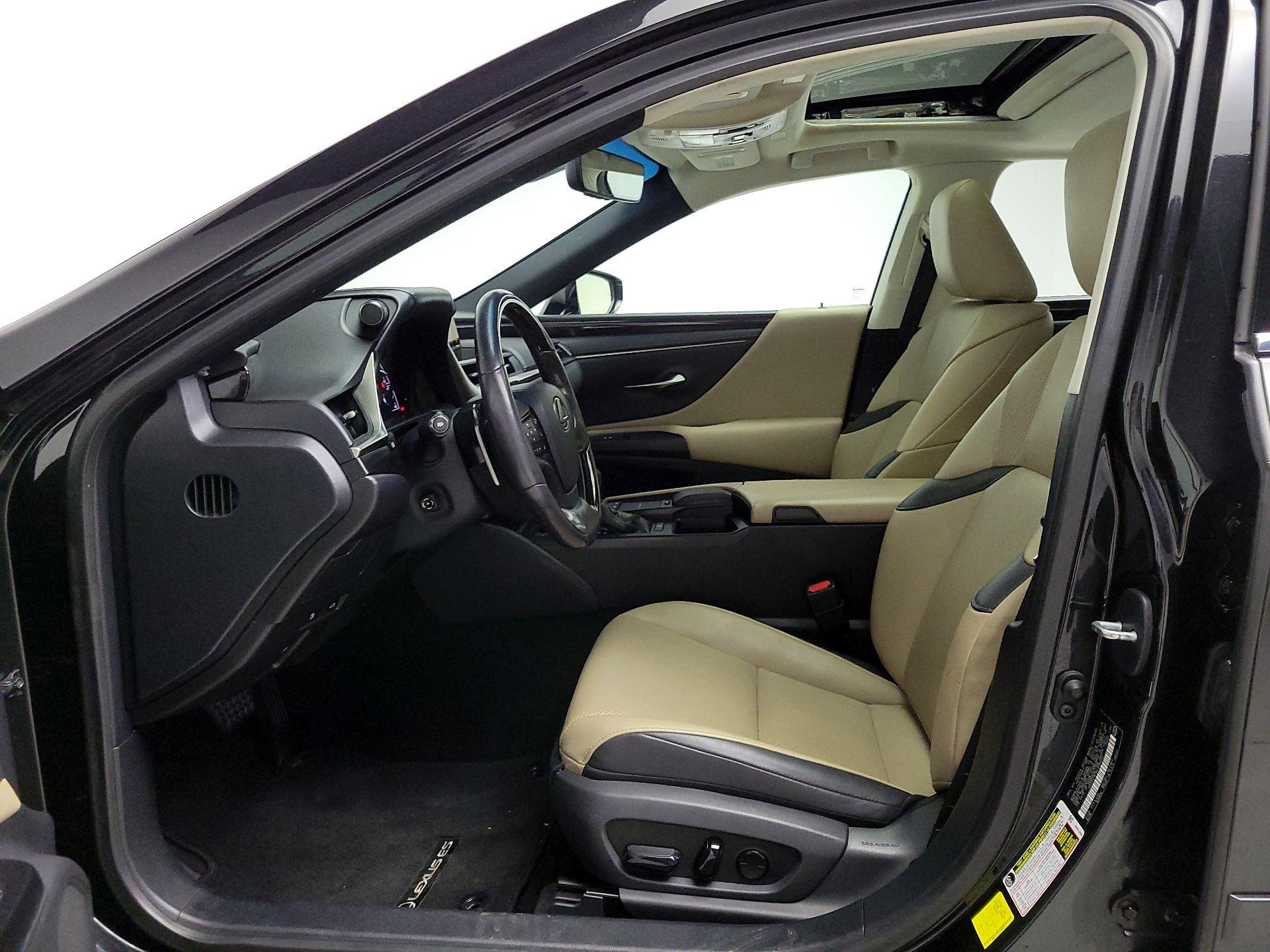 Thumbnail: 2020 Lexus ES - 11