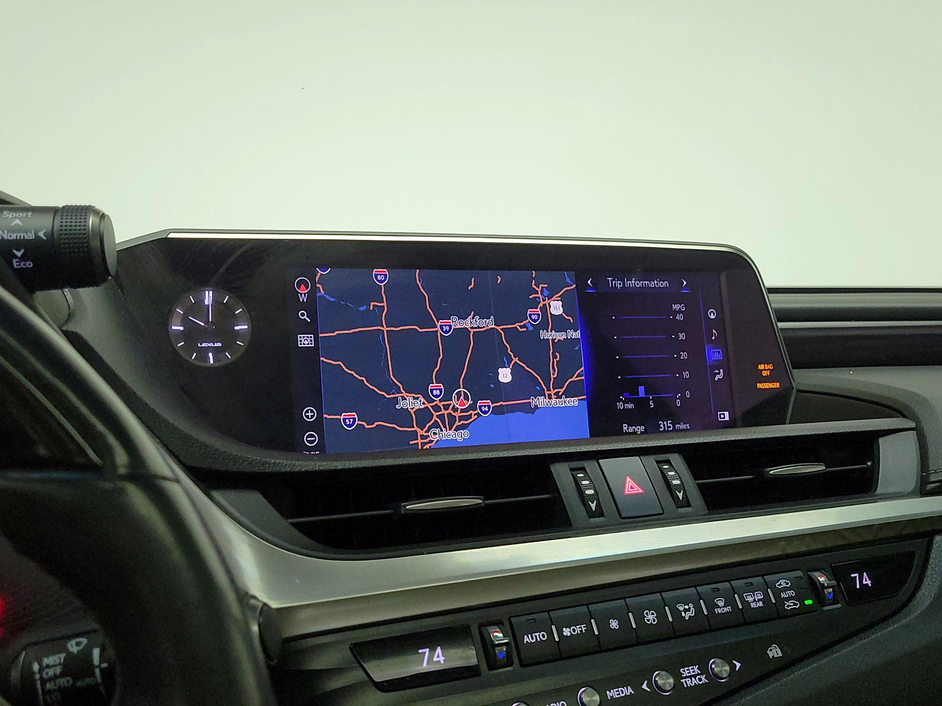 Thumbnail: 2020 Lexus ES - 14