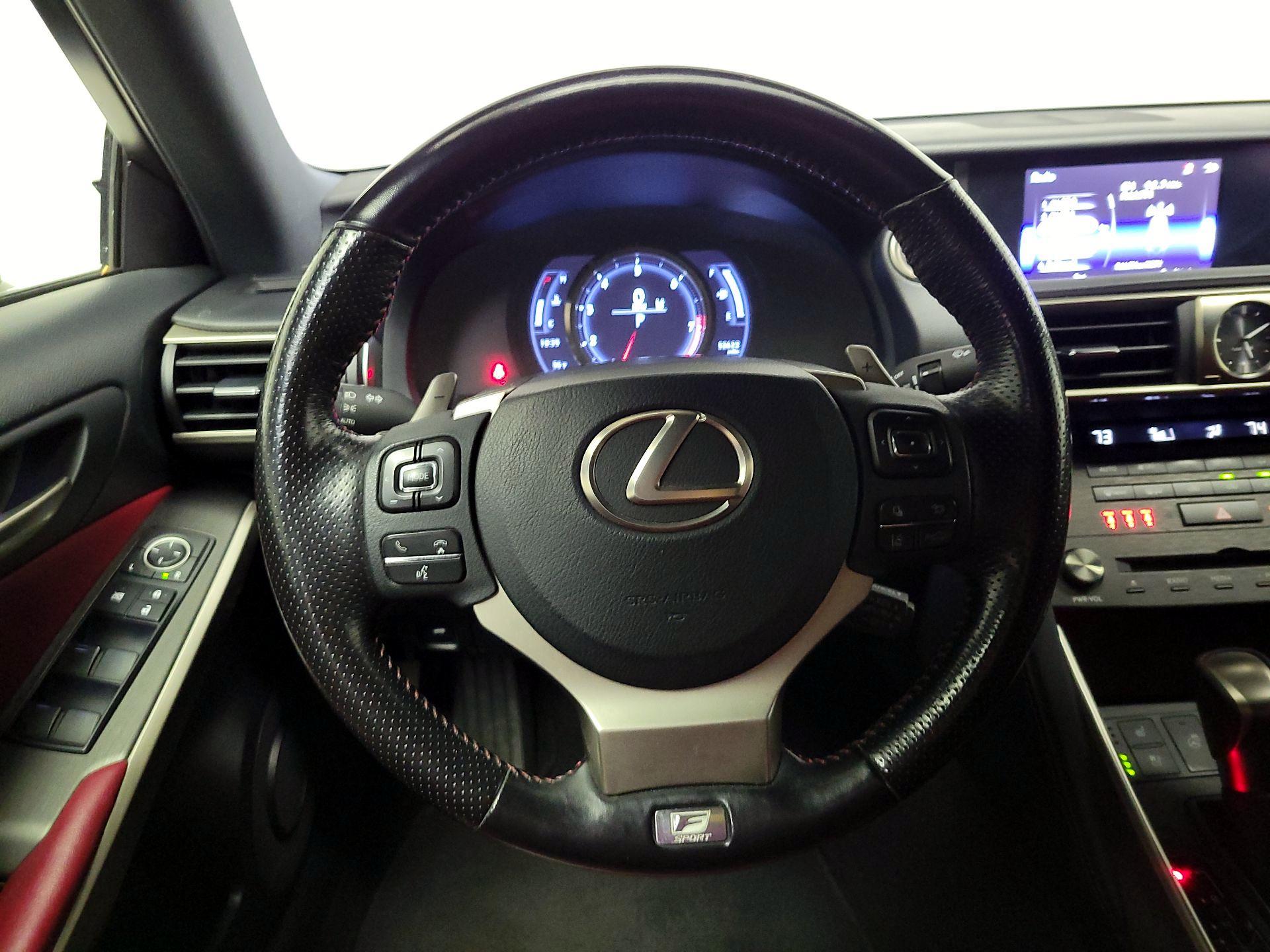 Thumbnail: 2020 Lexus IS - 10