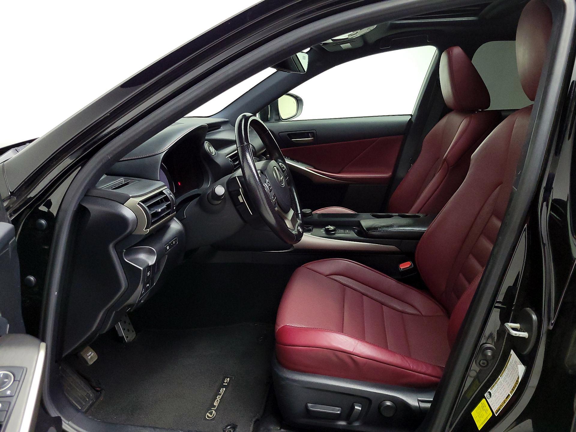 Thumbnail: 2020 Lexus IS - 11