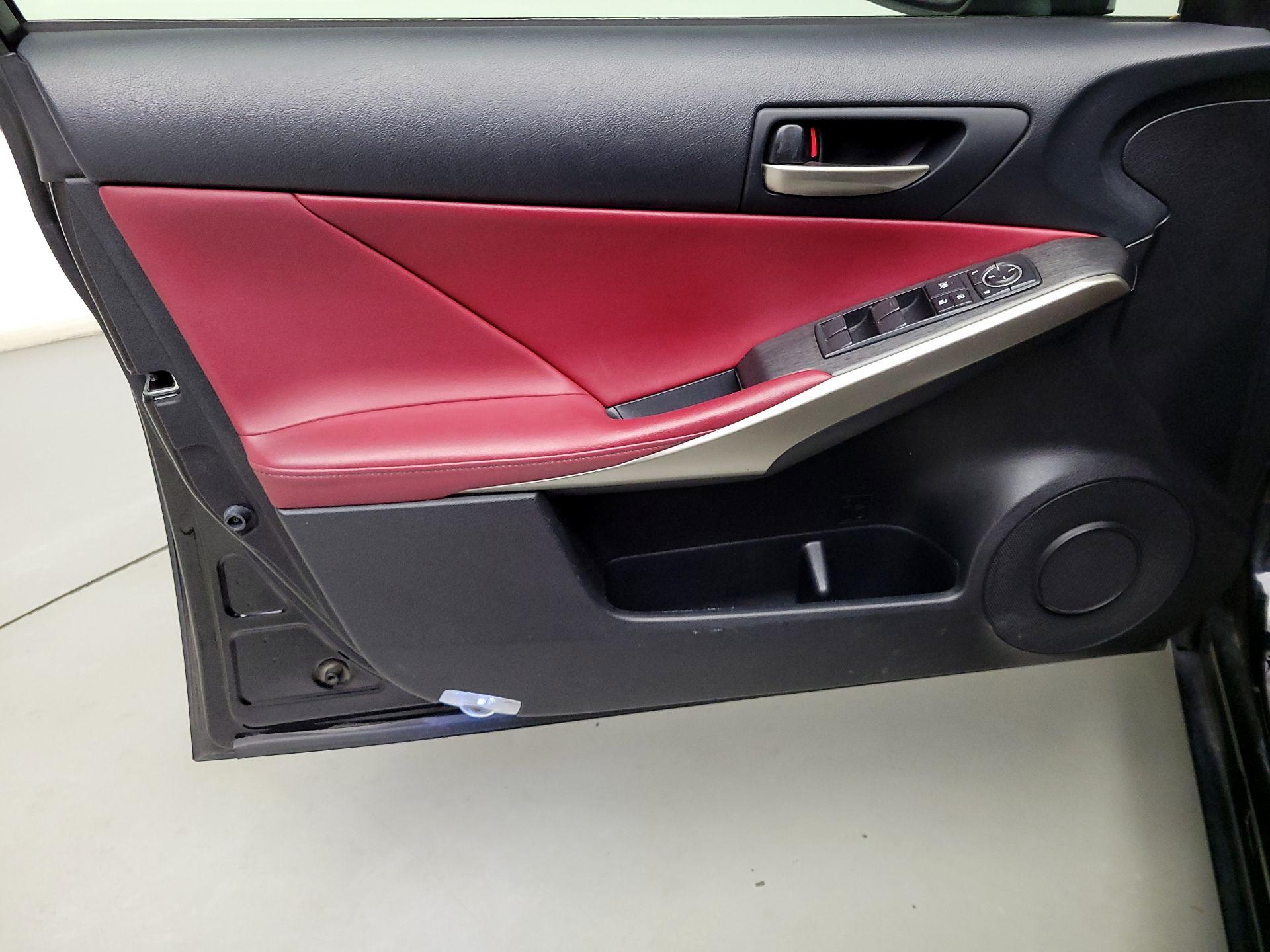 Thumbnail: 2020 Lexus IS - 12