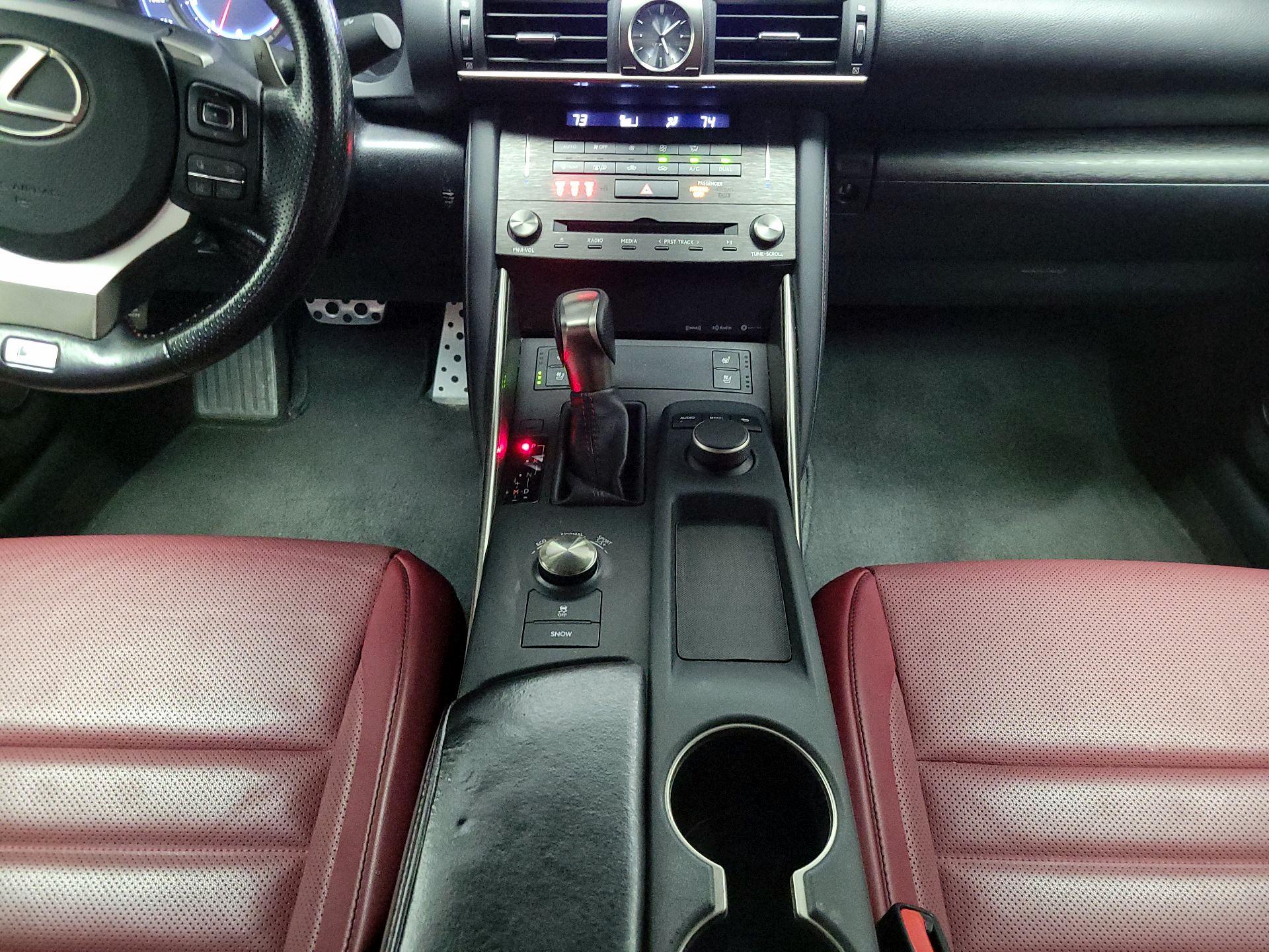 Thumbnail: 2020 Lexus IS - 17