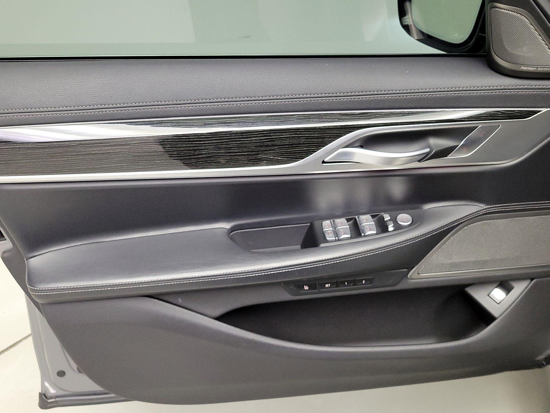 Thumbnail: 2020 BMW 7 Series - 12