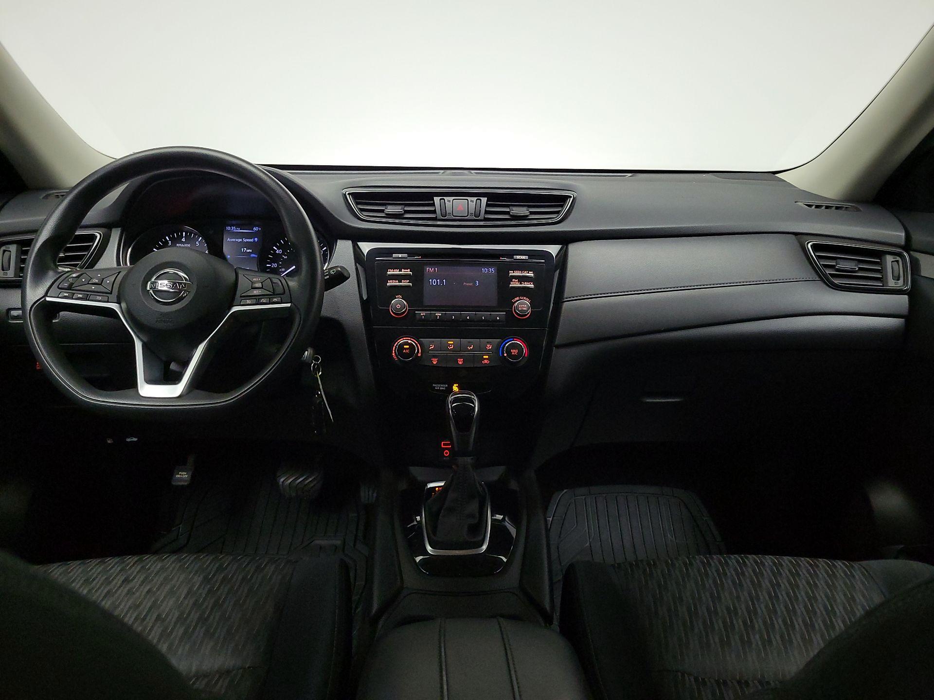 Thumbnail: 2017 Nissan Rogue - 9