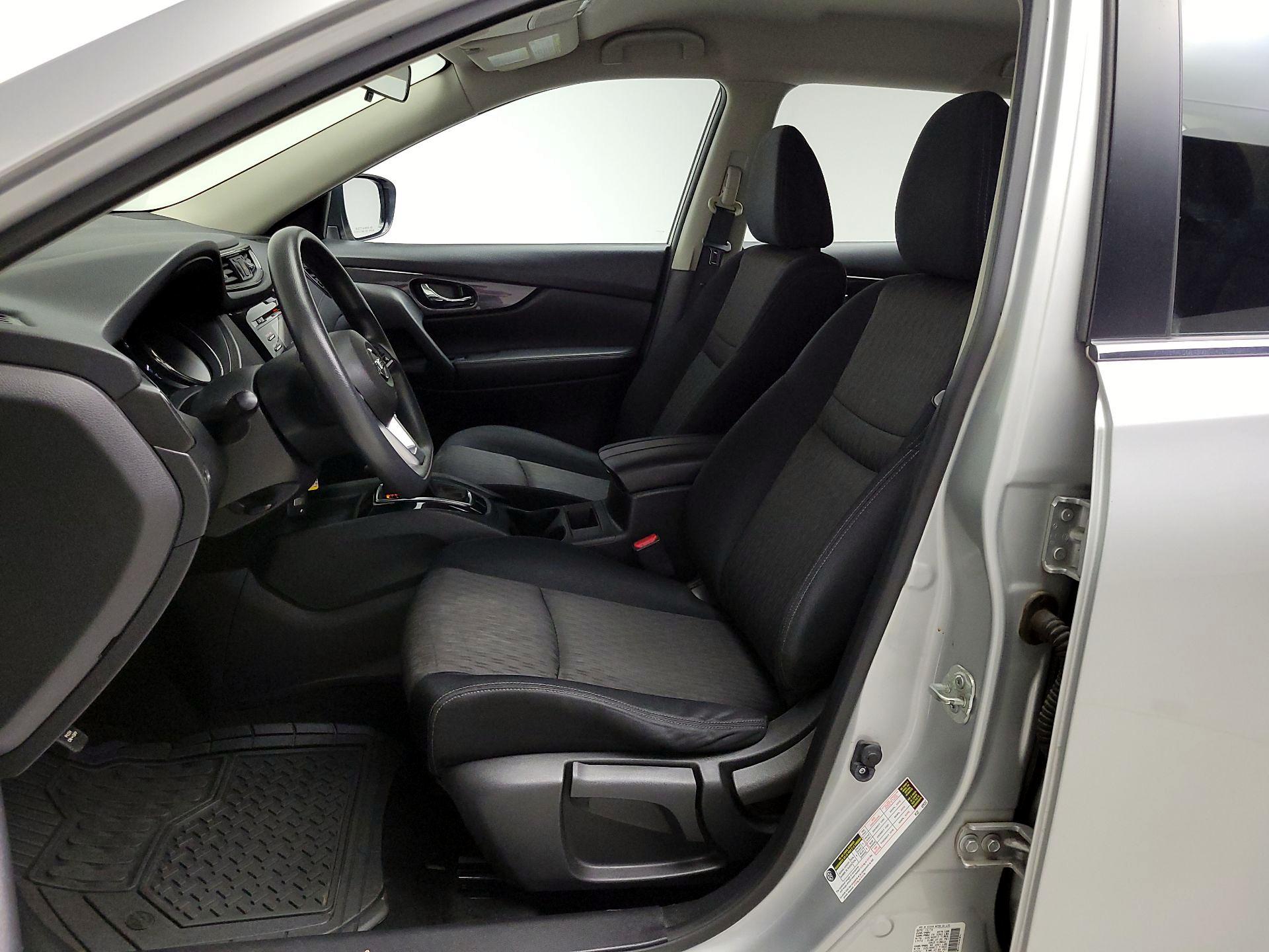 Thumbnail: 2017 Nissan Rogue - 11