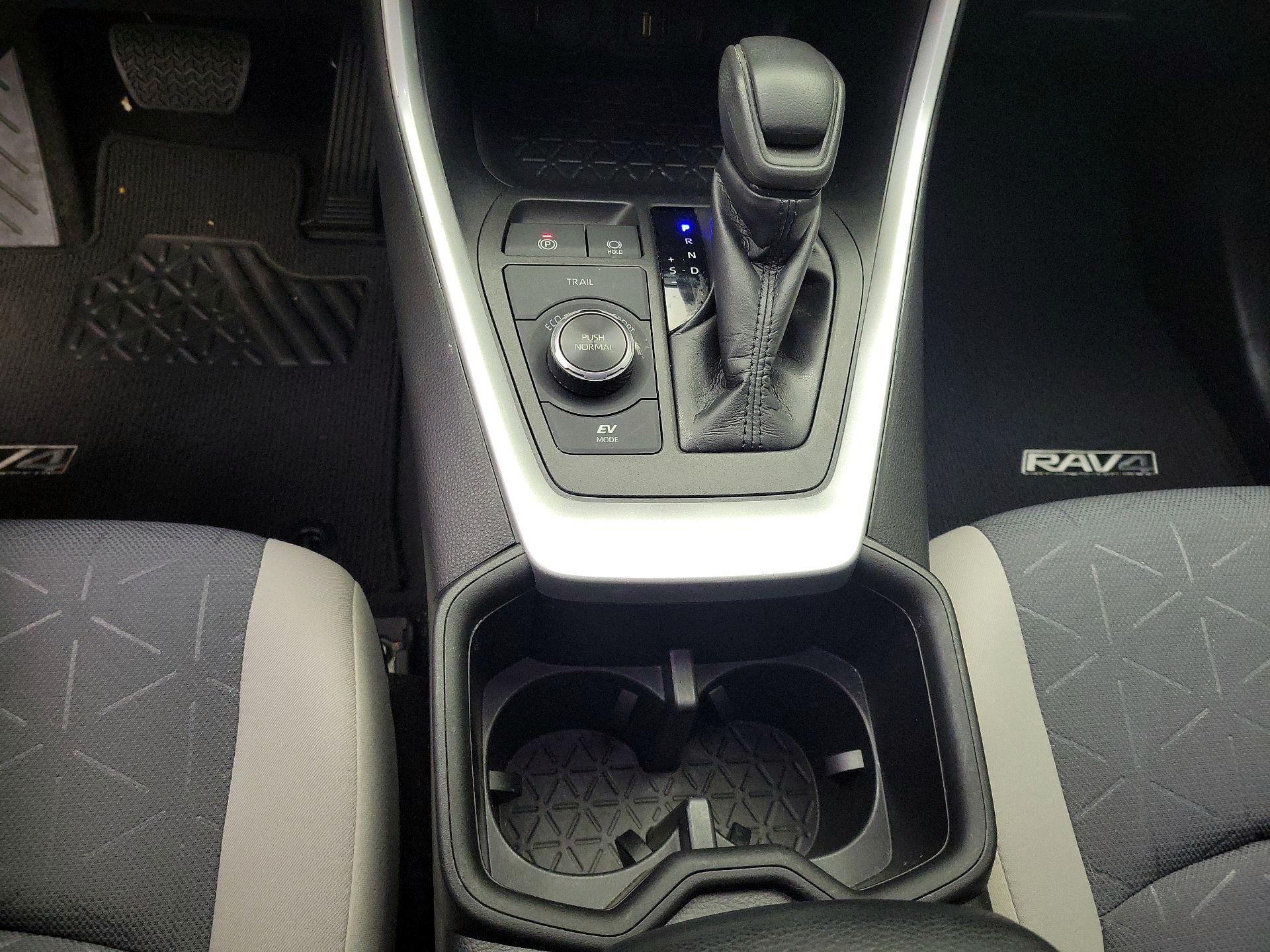 Thumbnail: 2022 Toyota RAV4 - 17