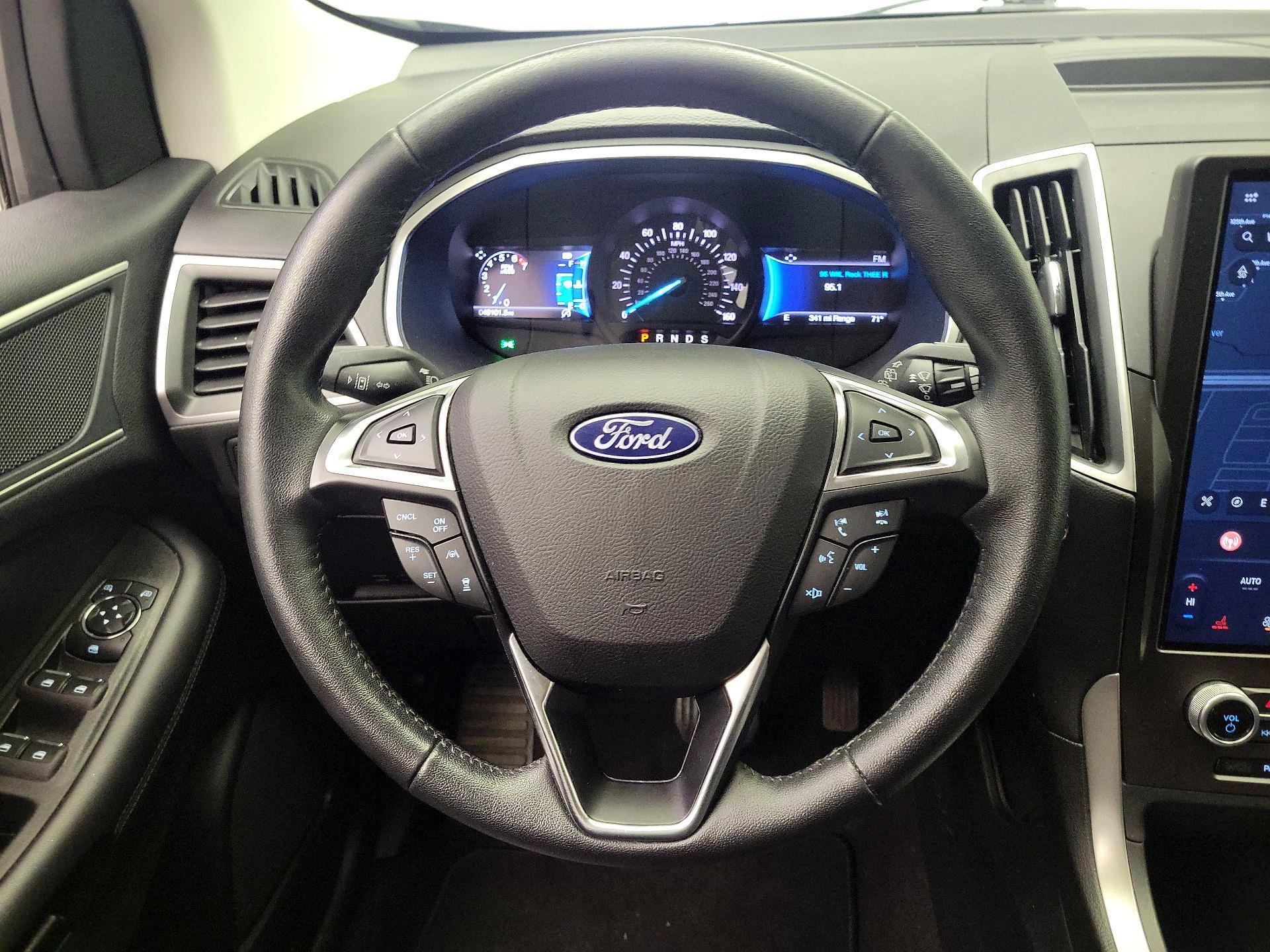 Thumbnail: 2021 Ford Edge - 10