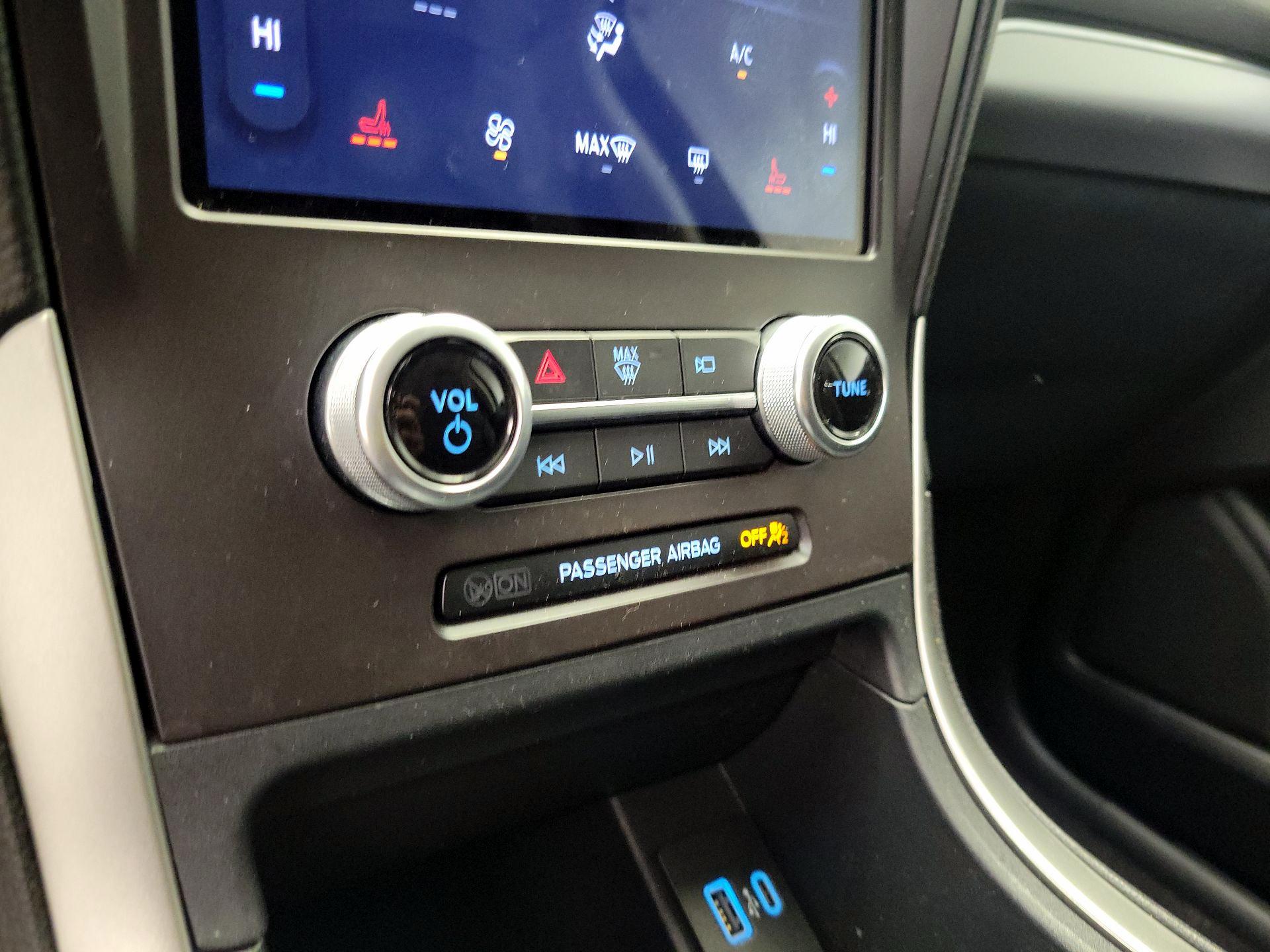 Thumbnail: 2021 Ford Edge - 17