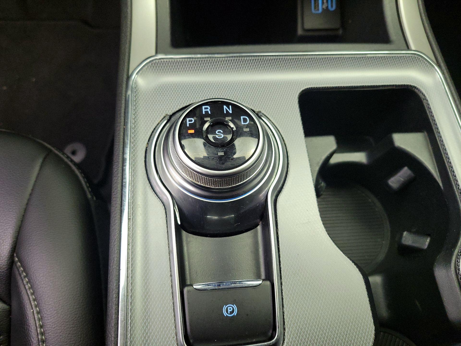 Thumbnail: 2021 Ford Edge - 18