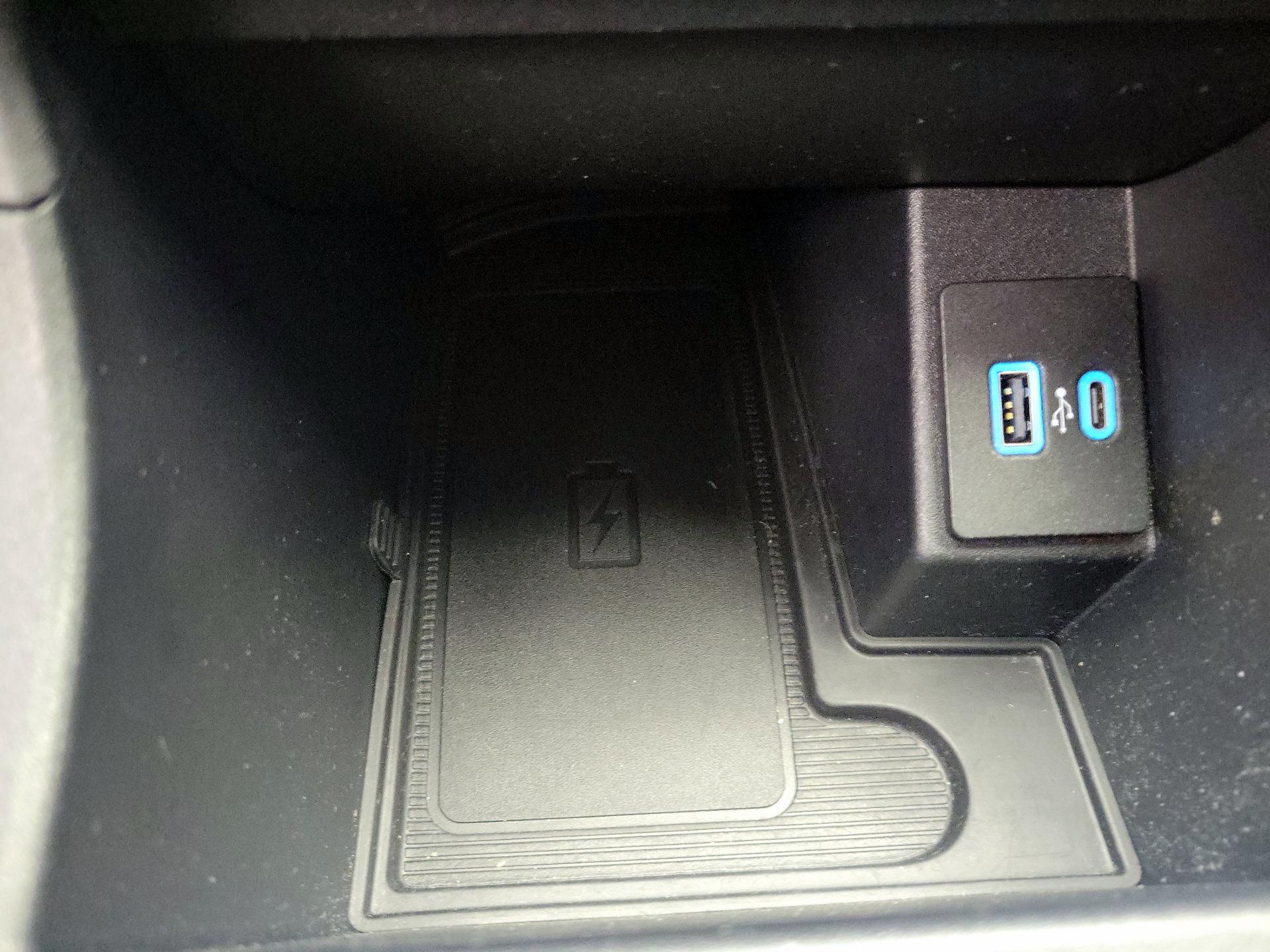 Thumbnail: 2021 Ford Edge - 19