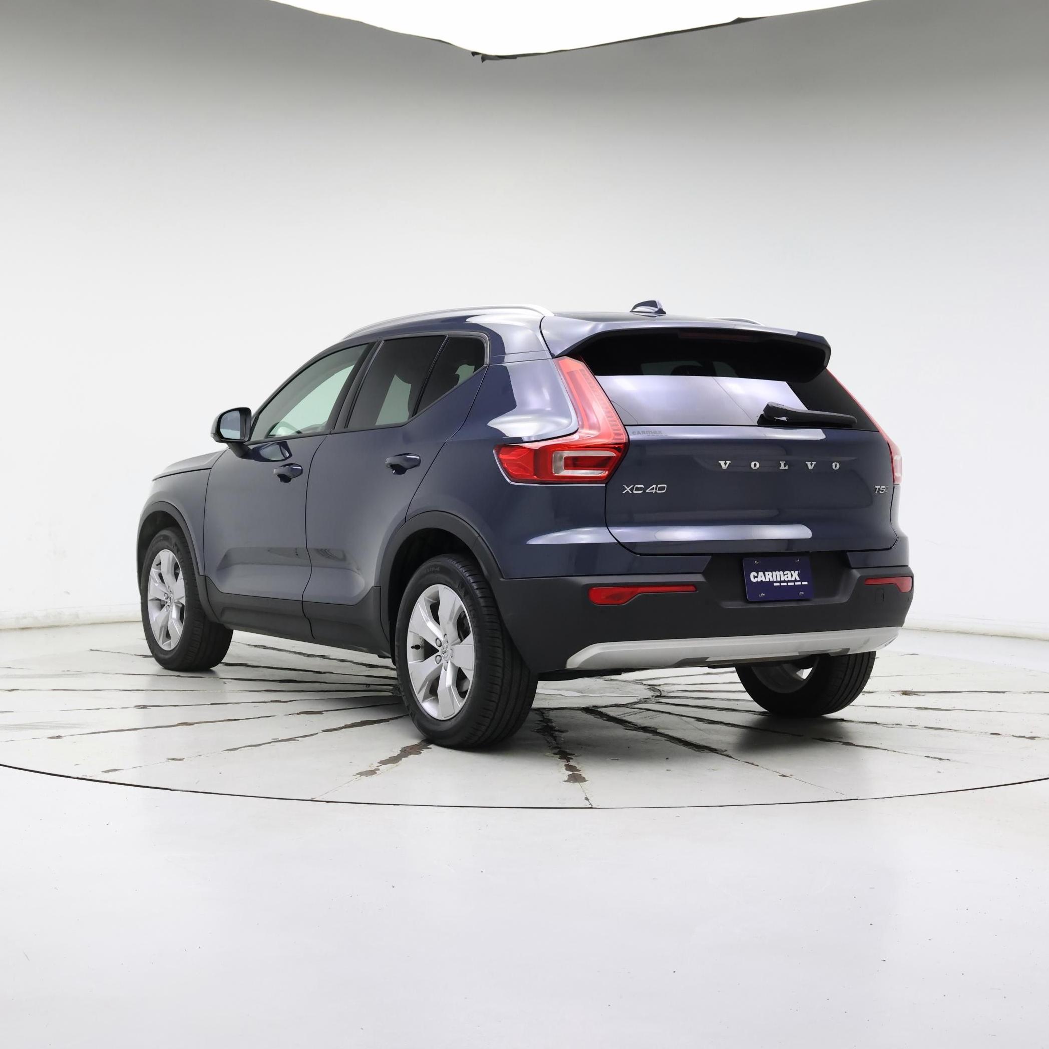 Thumbnail: 2022 Volvo XC40 - 2