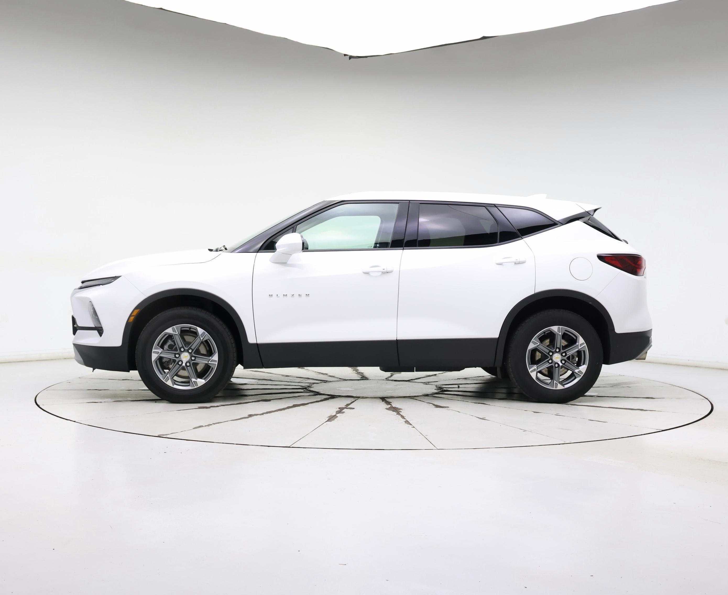 Thumbnail: 2023 Chevrolet Blazer - 3