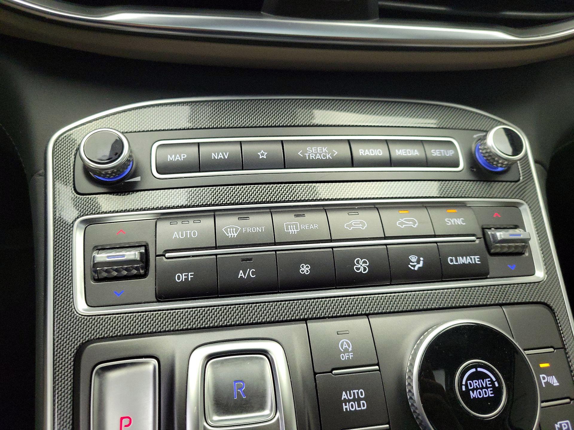 Thumbnail: 2022 Hyundai Santa Fe - 17