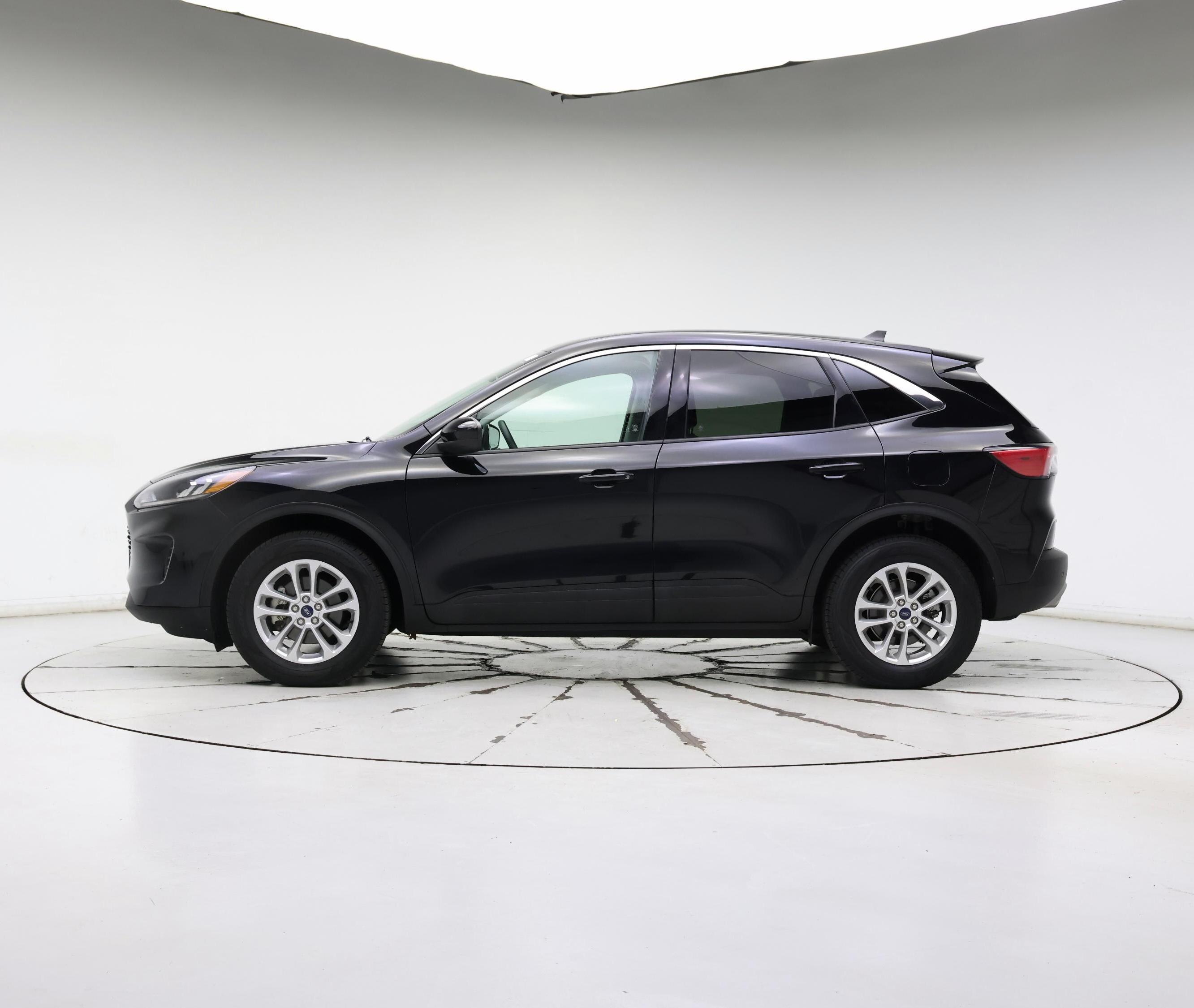 Thumbnail: 2021 Ford Escape - 3