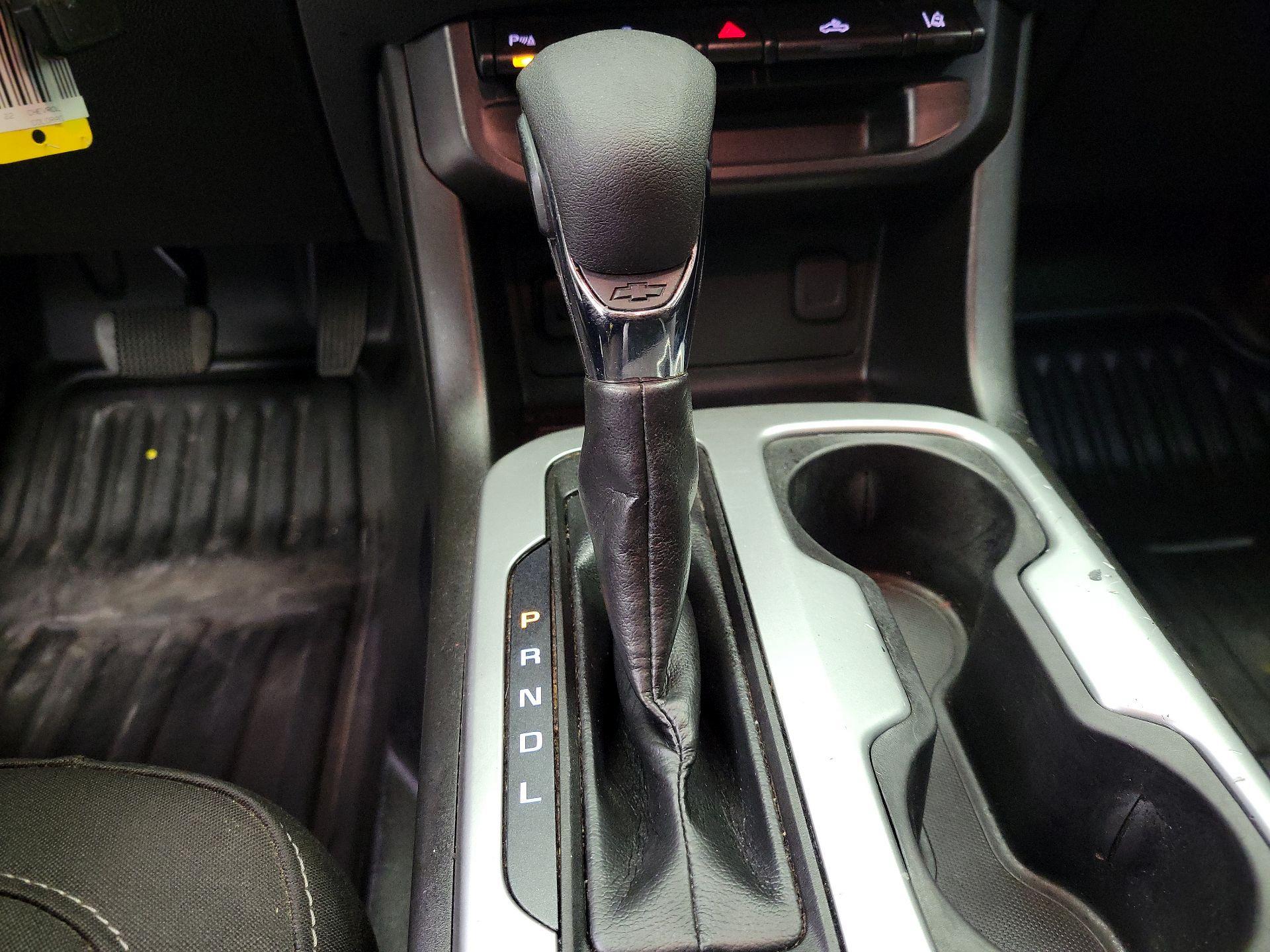 Thumbnail: 2022 Chevrolet Colorado - 16