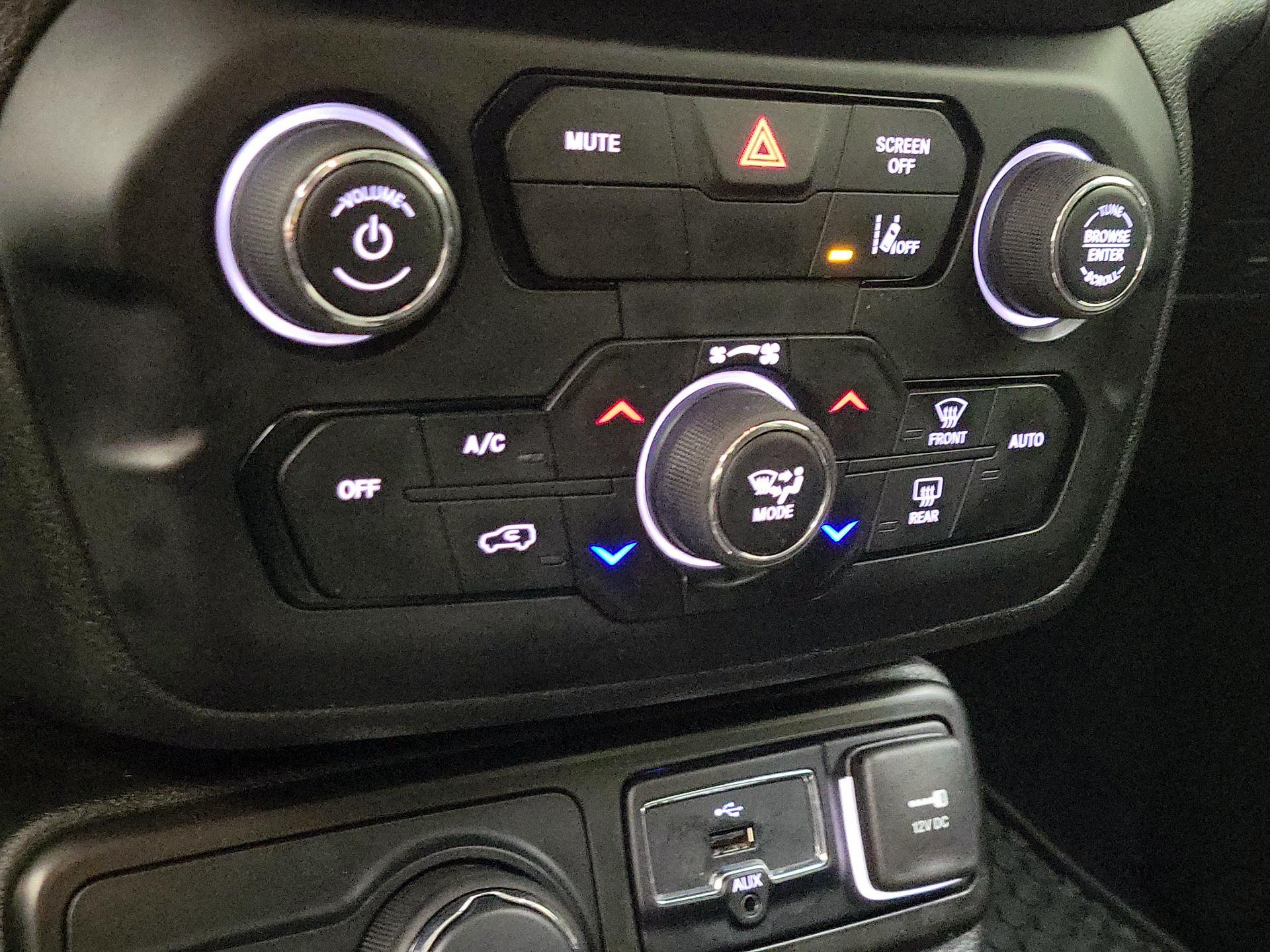 Thumbnail: 2023 Jeep Renegade - 17