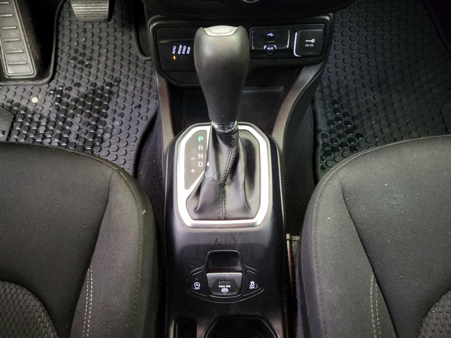 Thumbnail: 2023 Jeep Renegade - 18