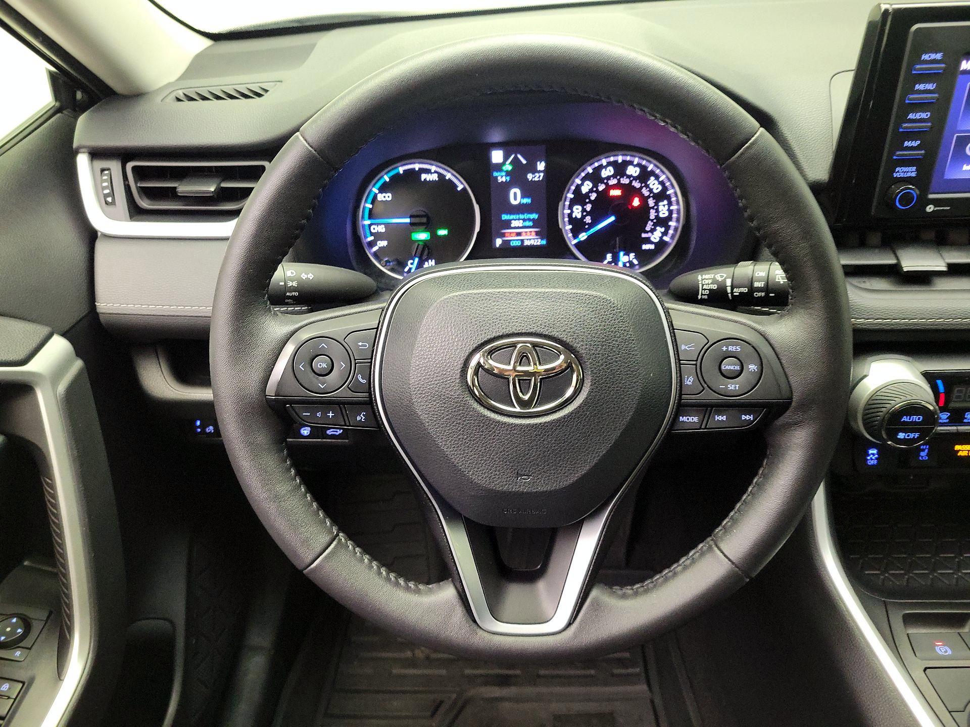 Thumbnail: 2022 Toyota RAV4 - 10