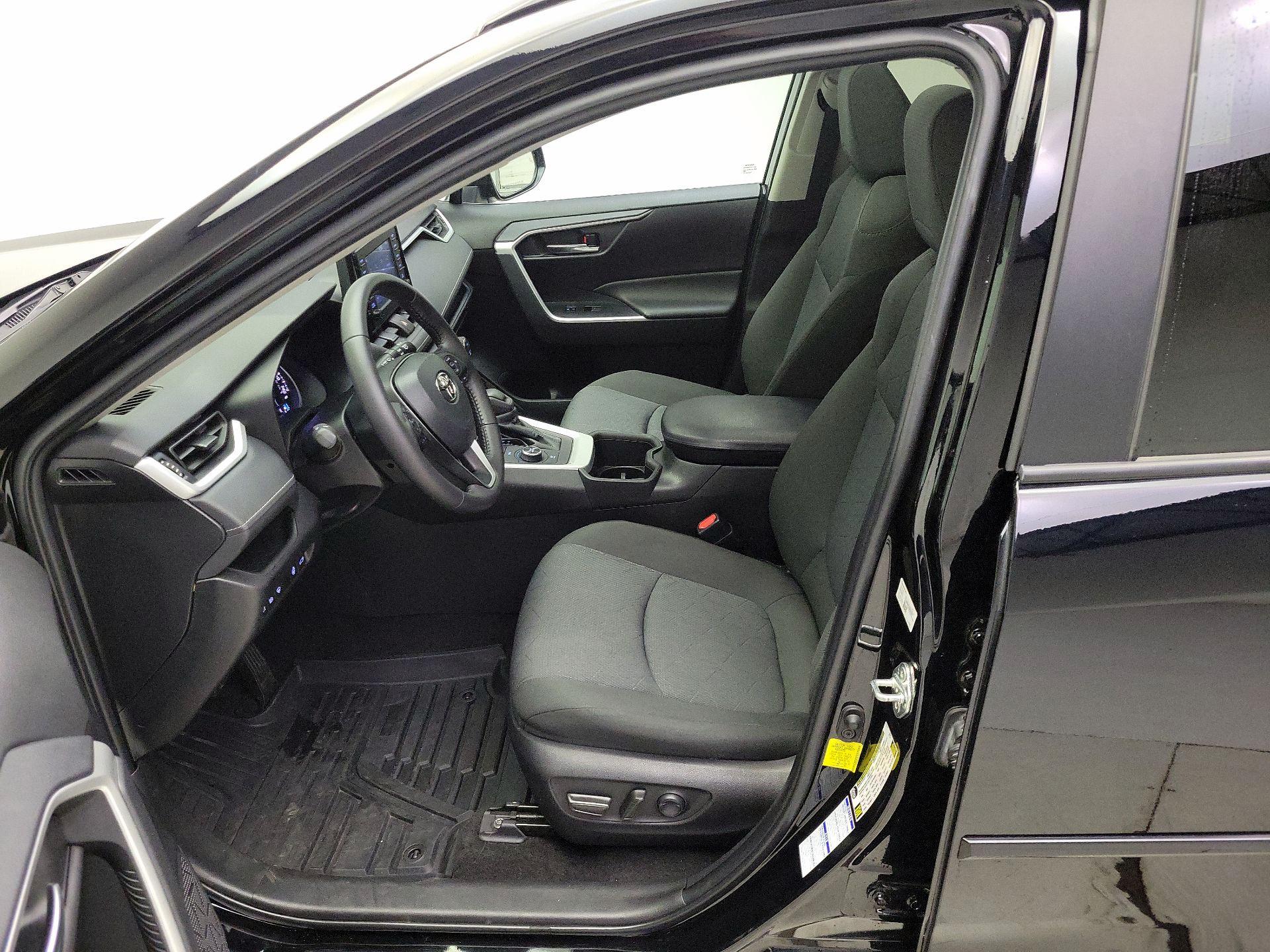 Thumbnail: 2022 Toyota RAV4 - 11