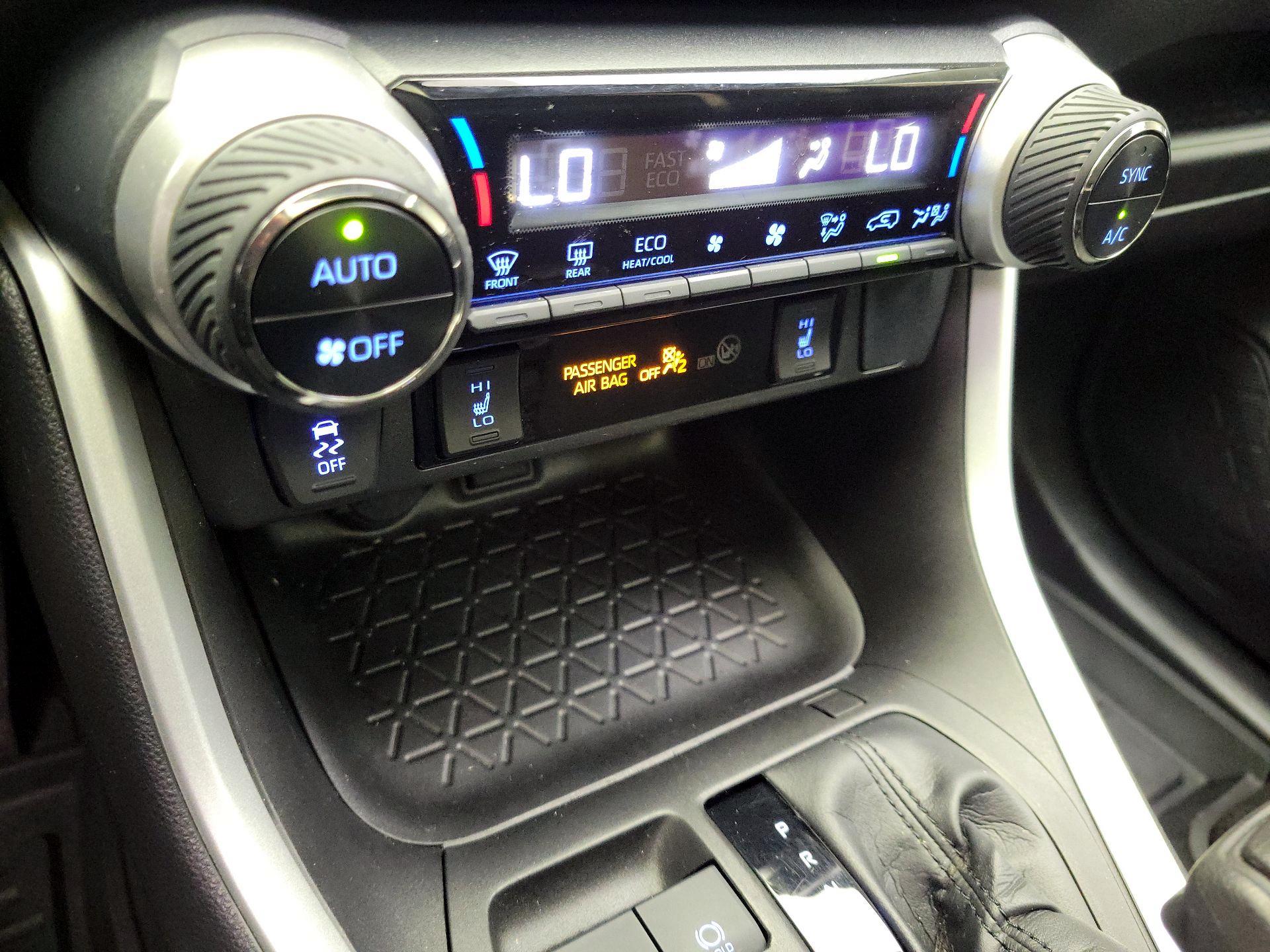 Thumbnail: 2022 Toyota RAV4 - 16