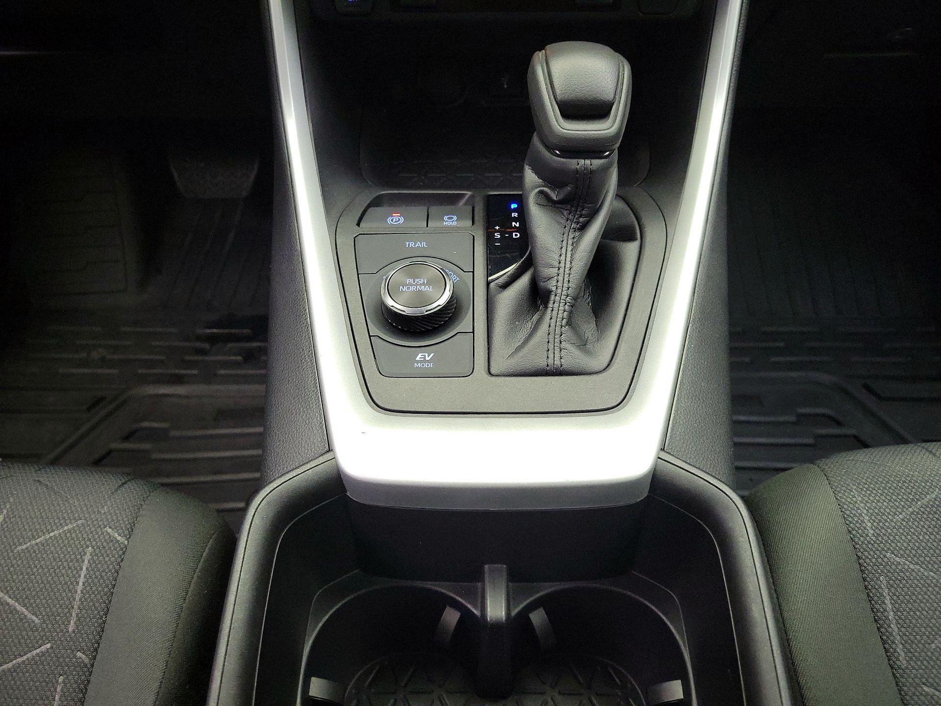 Thumbnail: 2022 Toyota RAV4 - 17