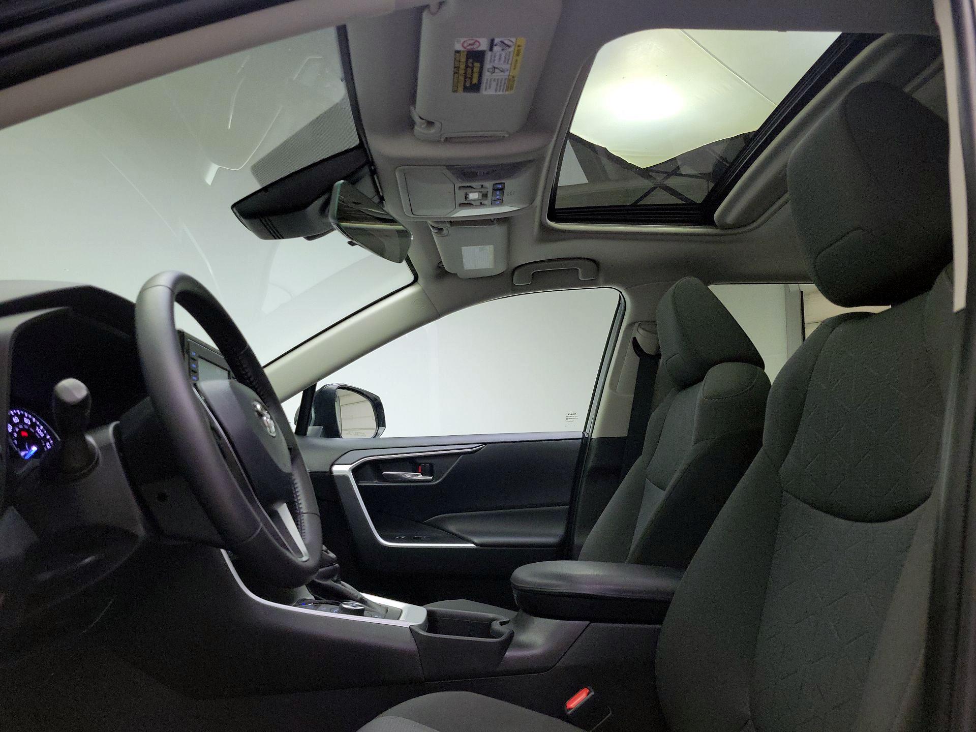 Thumbnail: 2022 Toyota RAV4 - 19