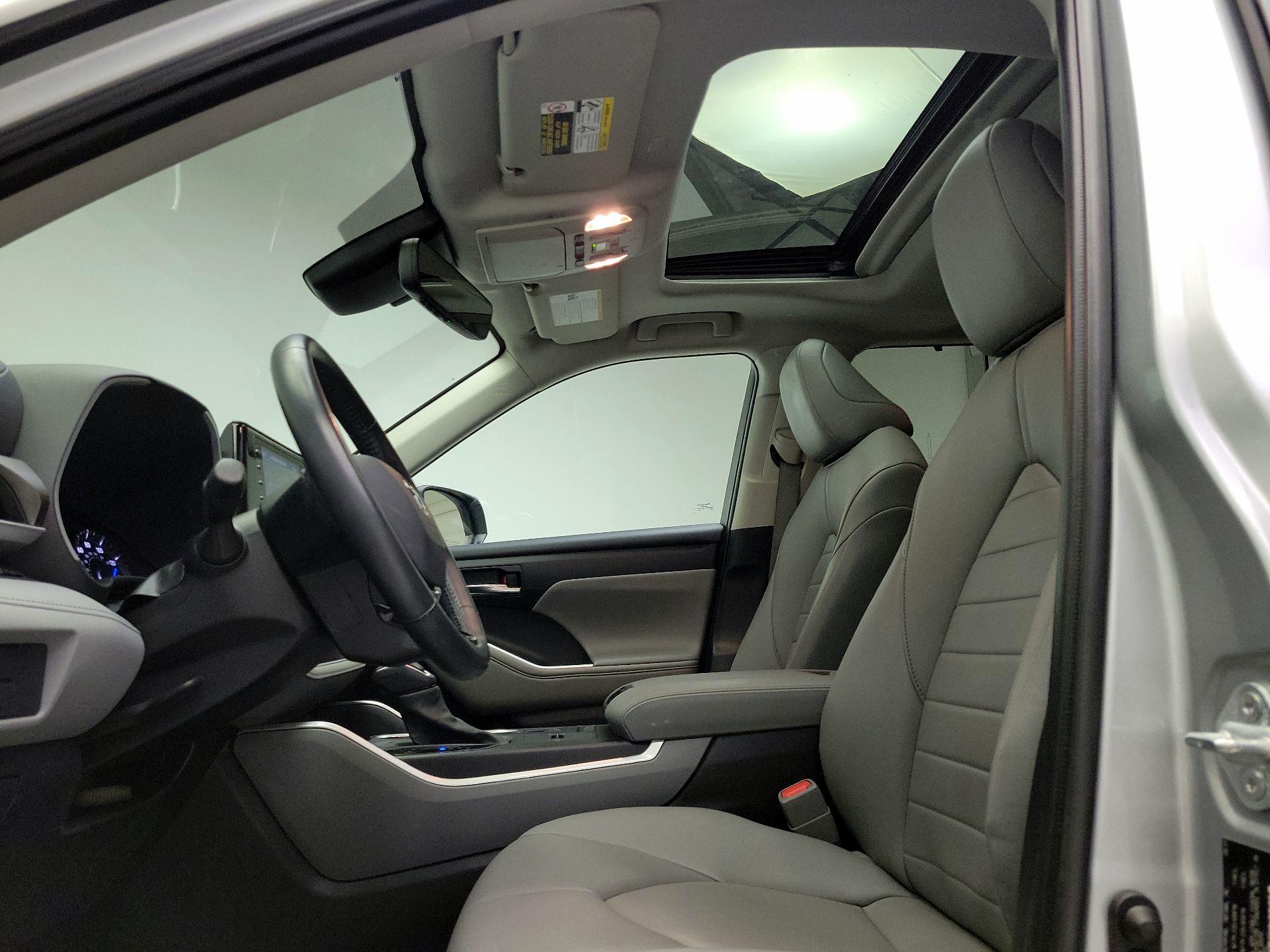 Thumbnail: 2021 Toyota Highlander - 19