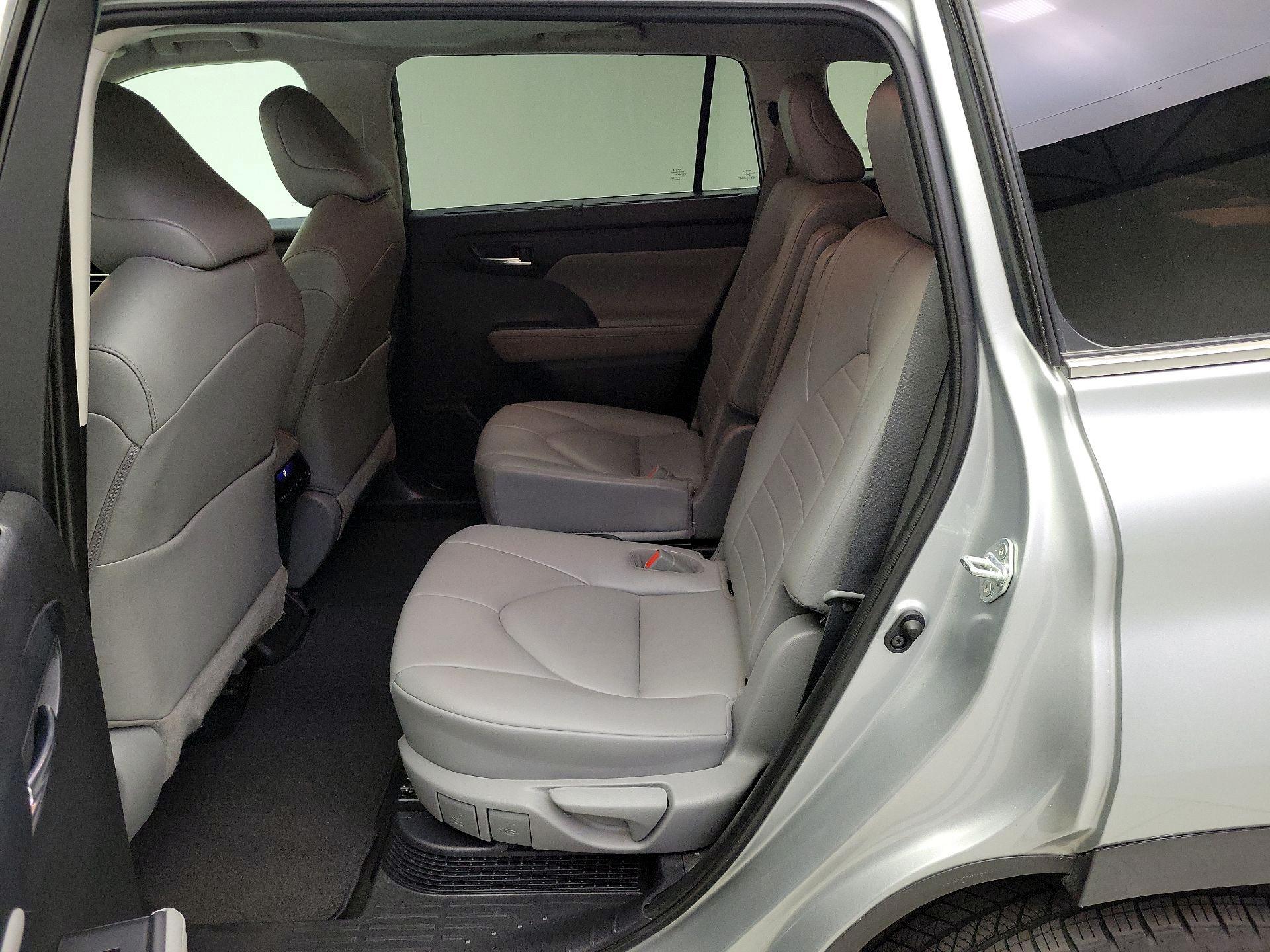 Thumbnail: 2021 Toyota Highlander - 20