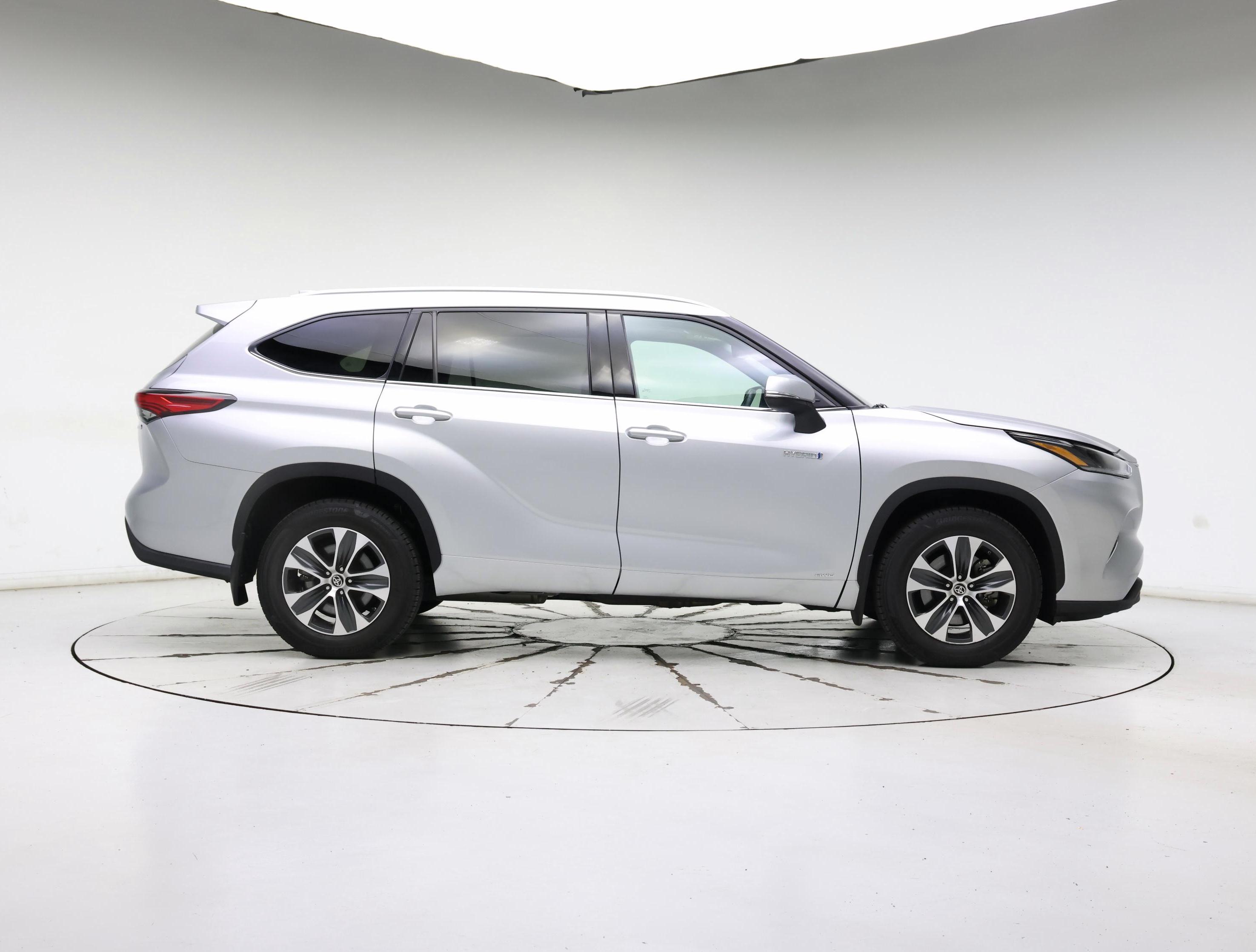 Thumbnail: 2021 Toyota Highlander - 7