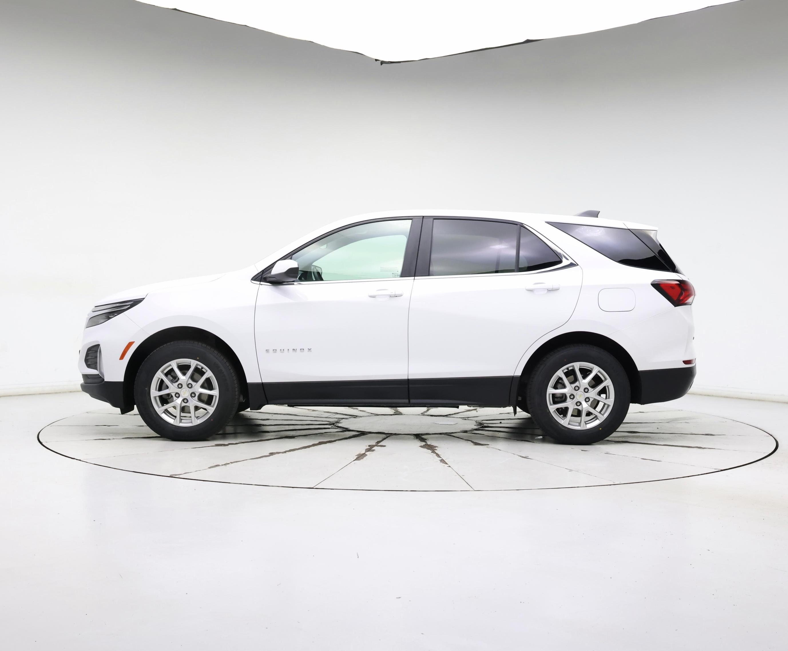 Thumbnail: 2023 Chevrolet Equinox - 3