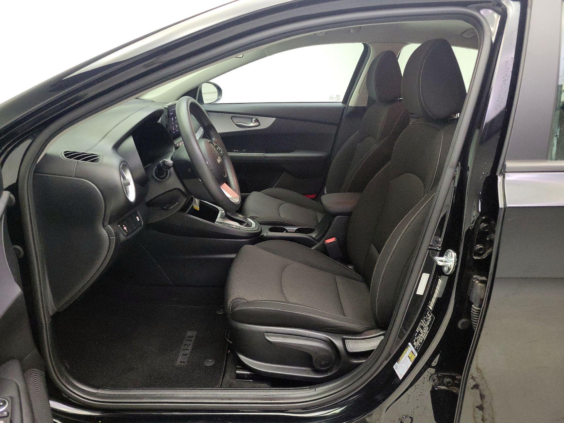 Thumbnail: 2023 Kia Forte - 11