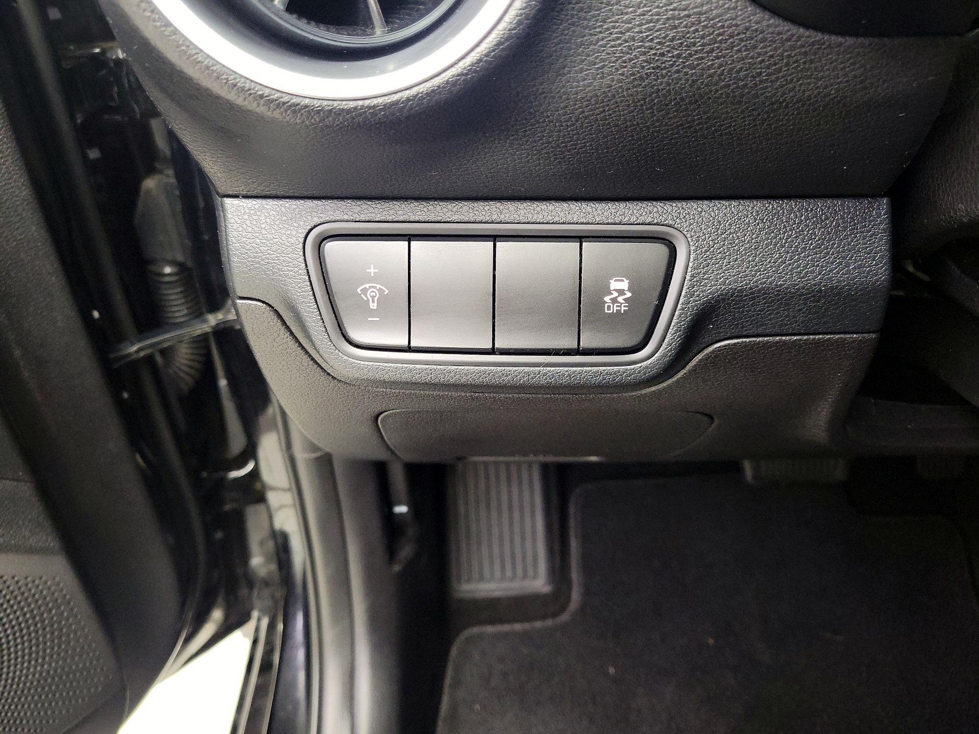 Thumbnail: 2023 Kia Forte - 13