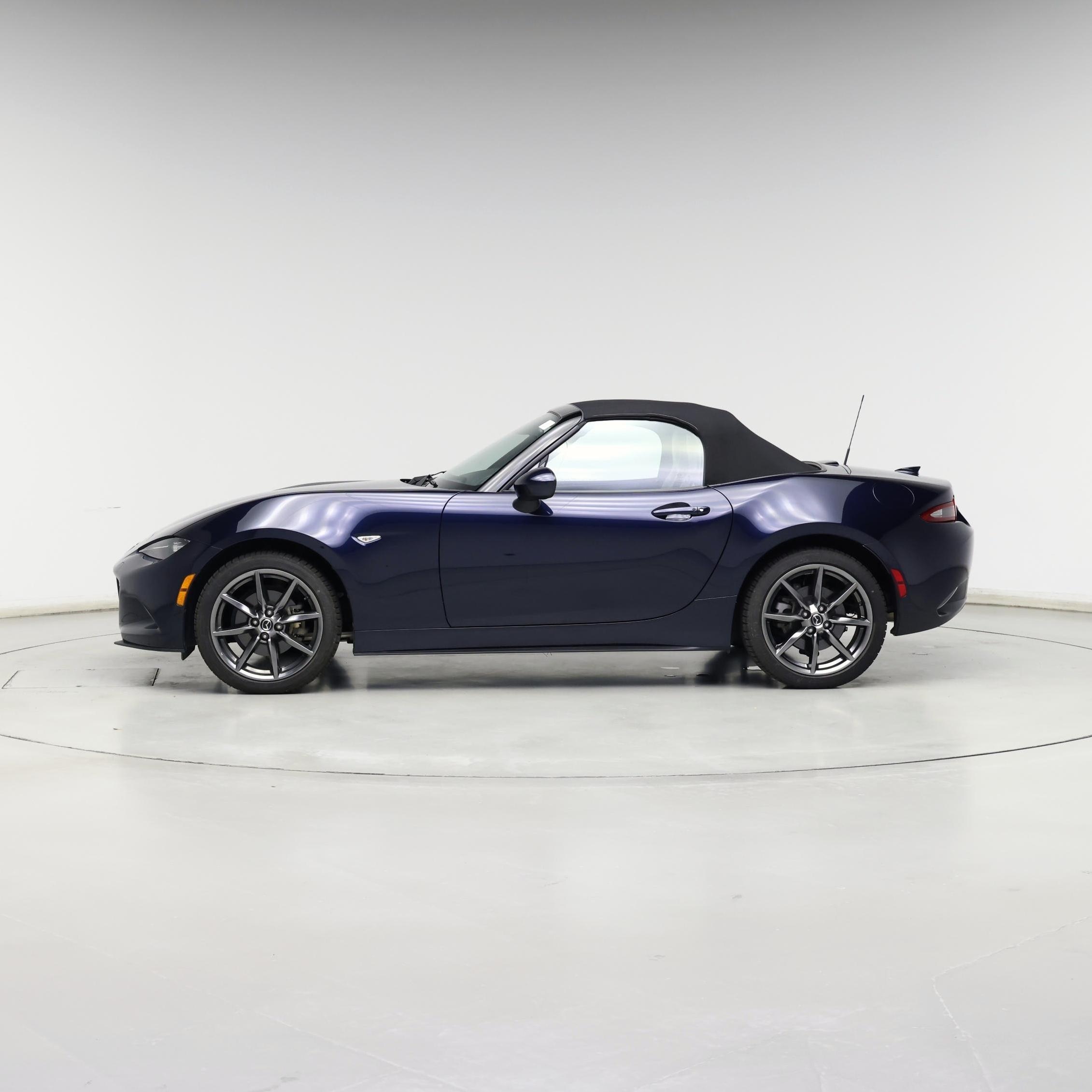 Thumbnail: 2021 Mazda MX-5 Miata - 3