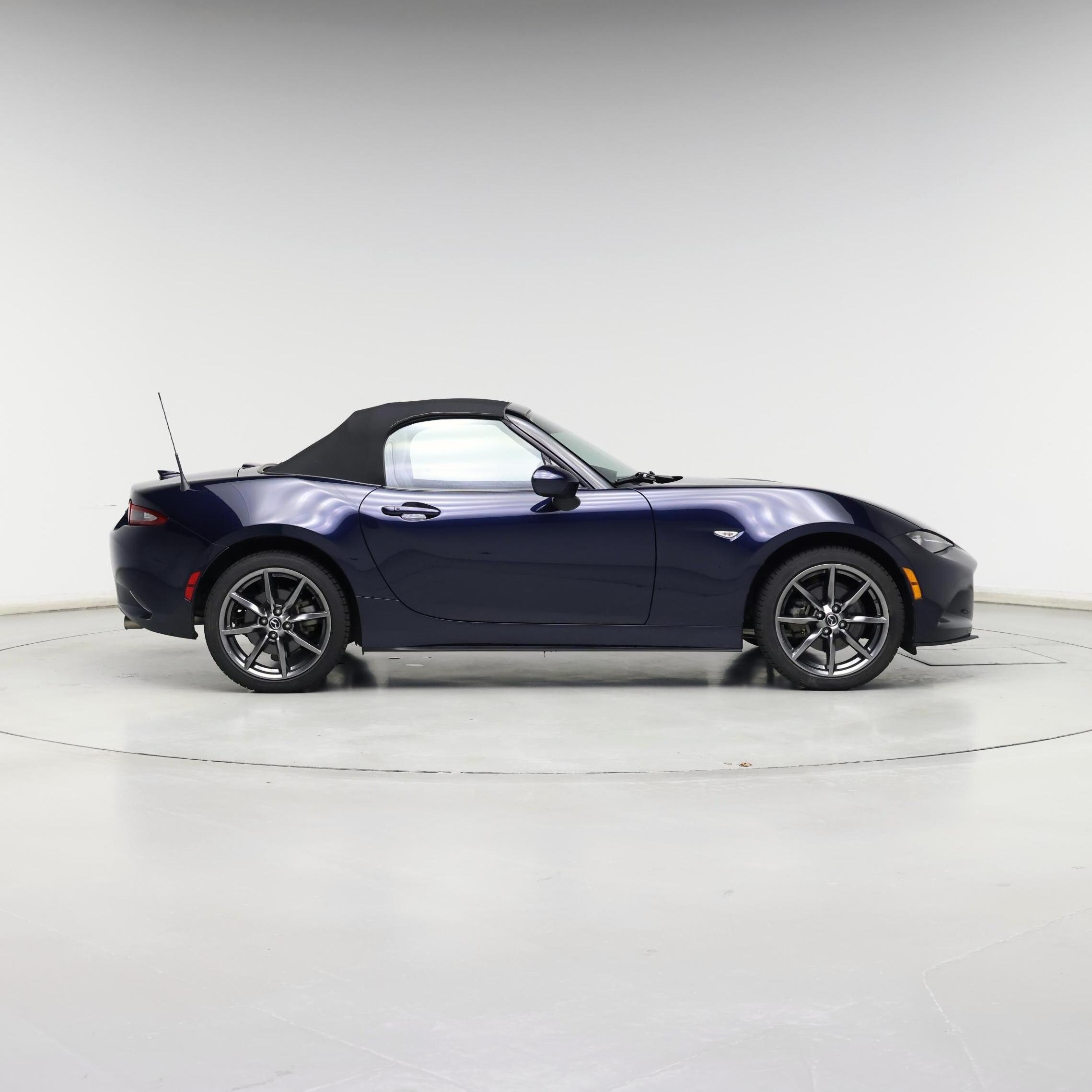 Thumbnail: 2021 Mazda MX-5 Miata - 7