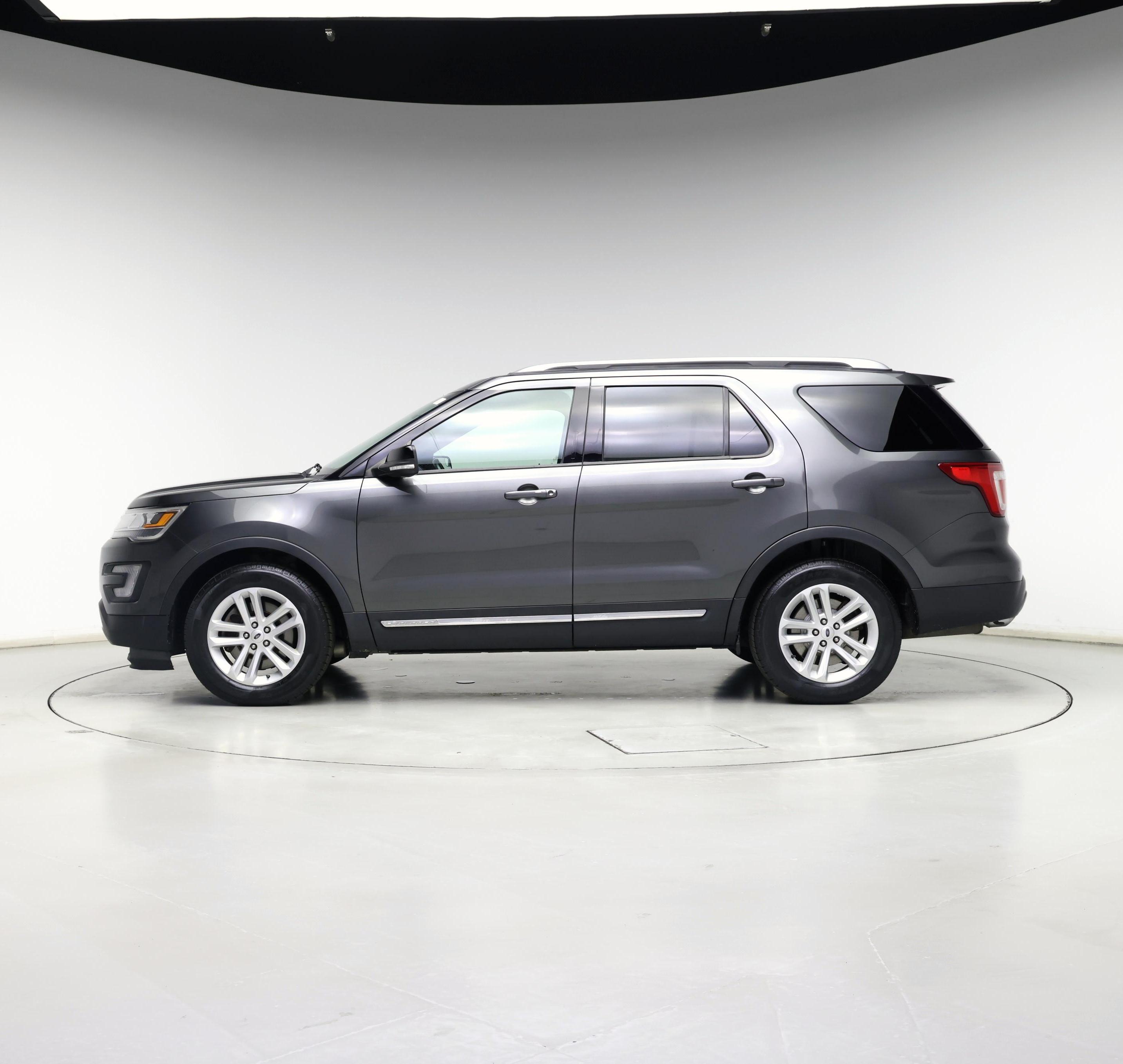 Thumbnail: 2017 Ford Explorer - 3