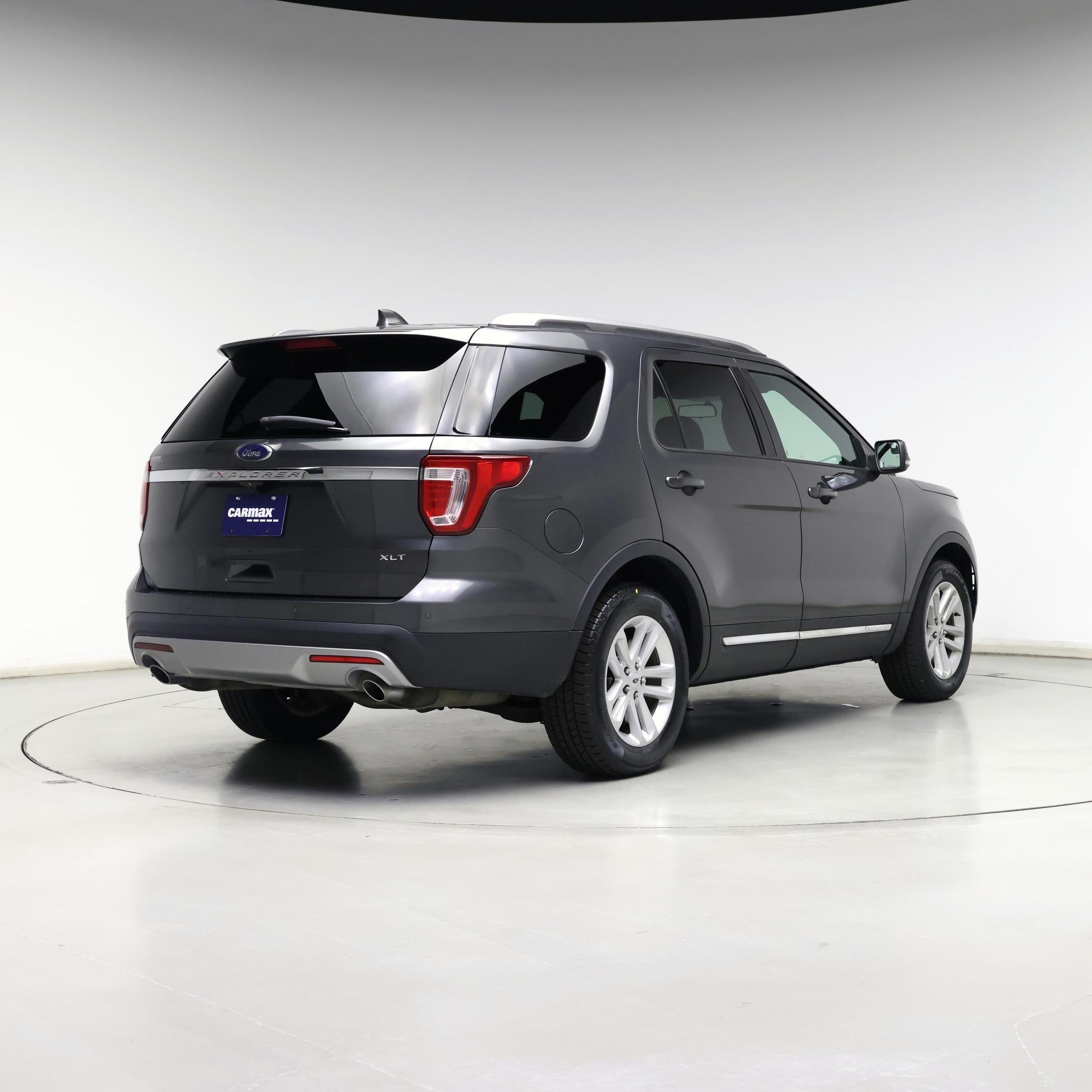 Thumbnail: 2017 Ford Explorer - 8