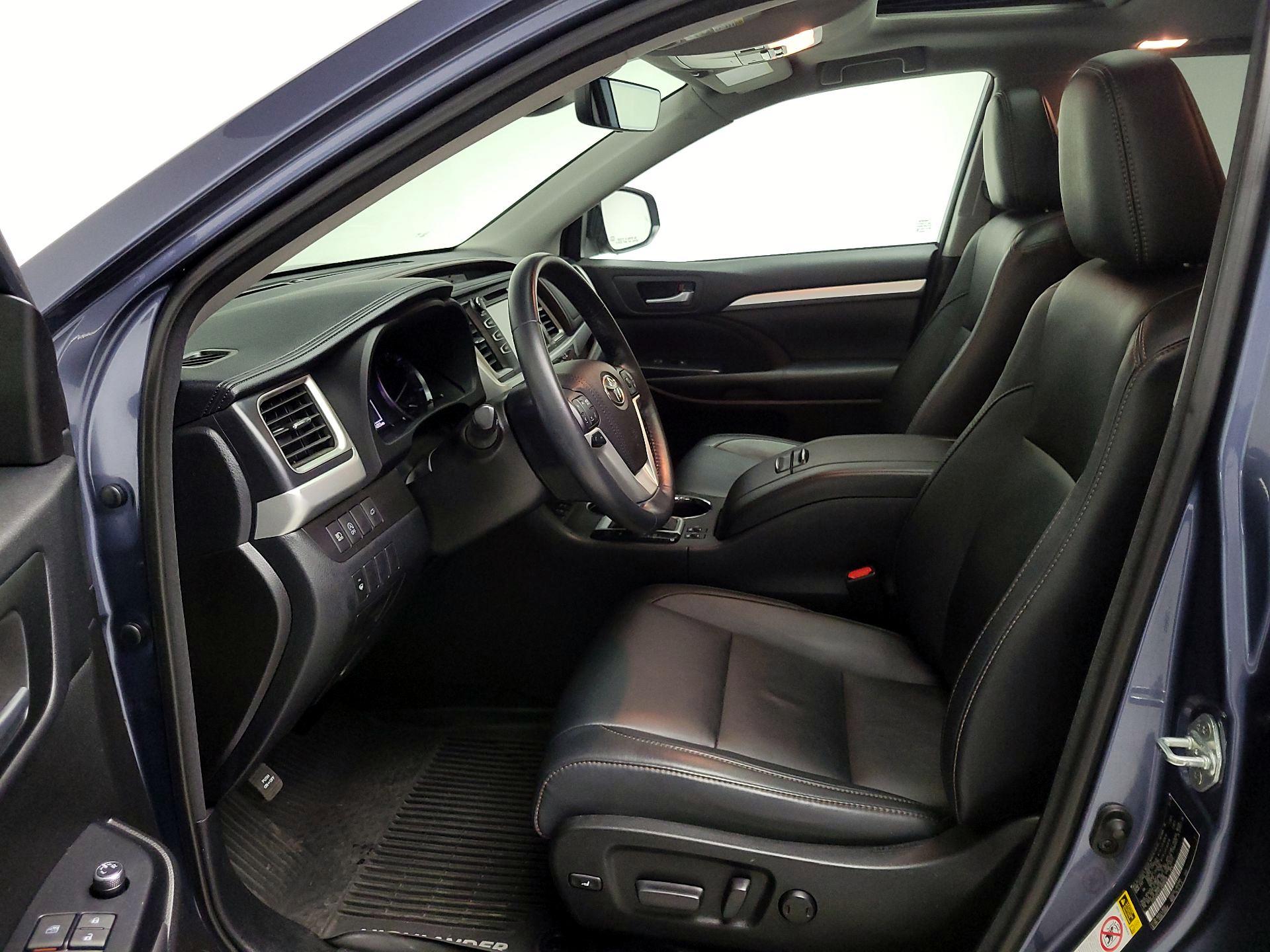 Thumbnail: 2018 Toyota Highlander - 11