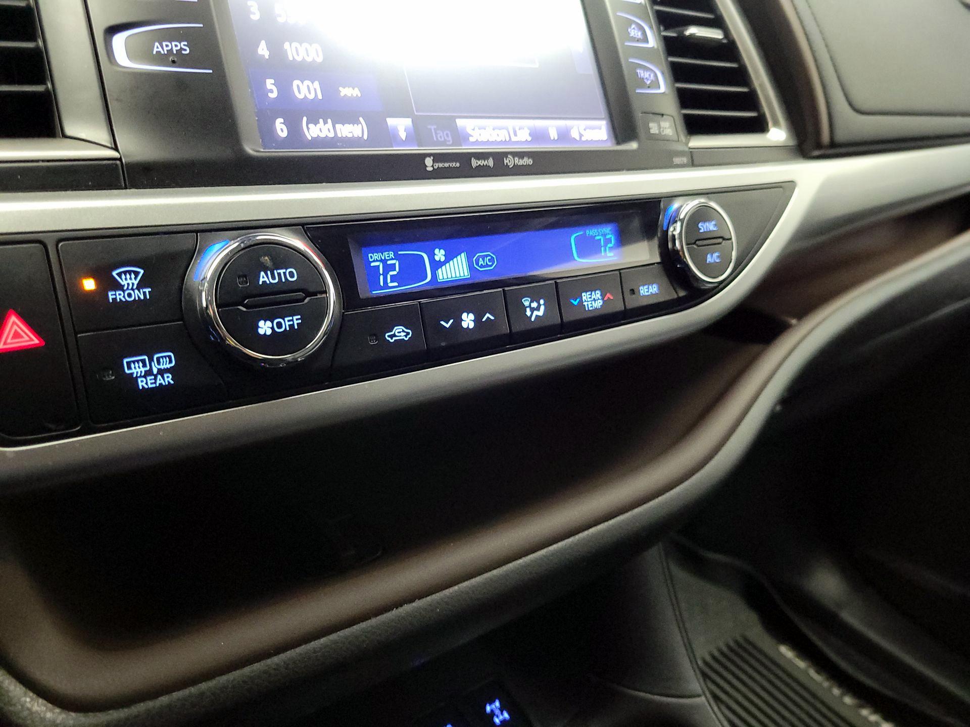 Thumbnail: 2018 Toyota Highlander - 17