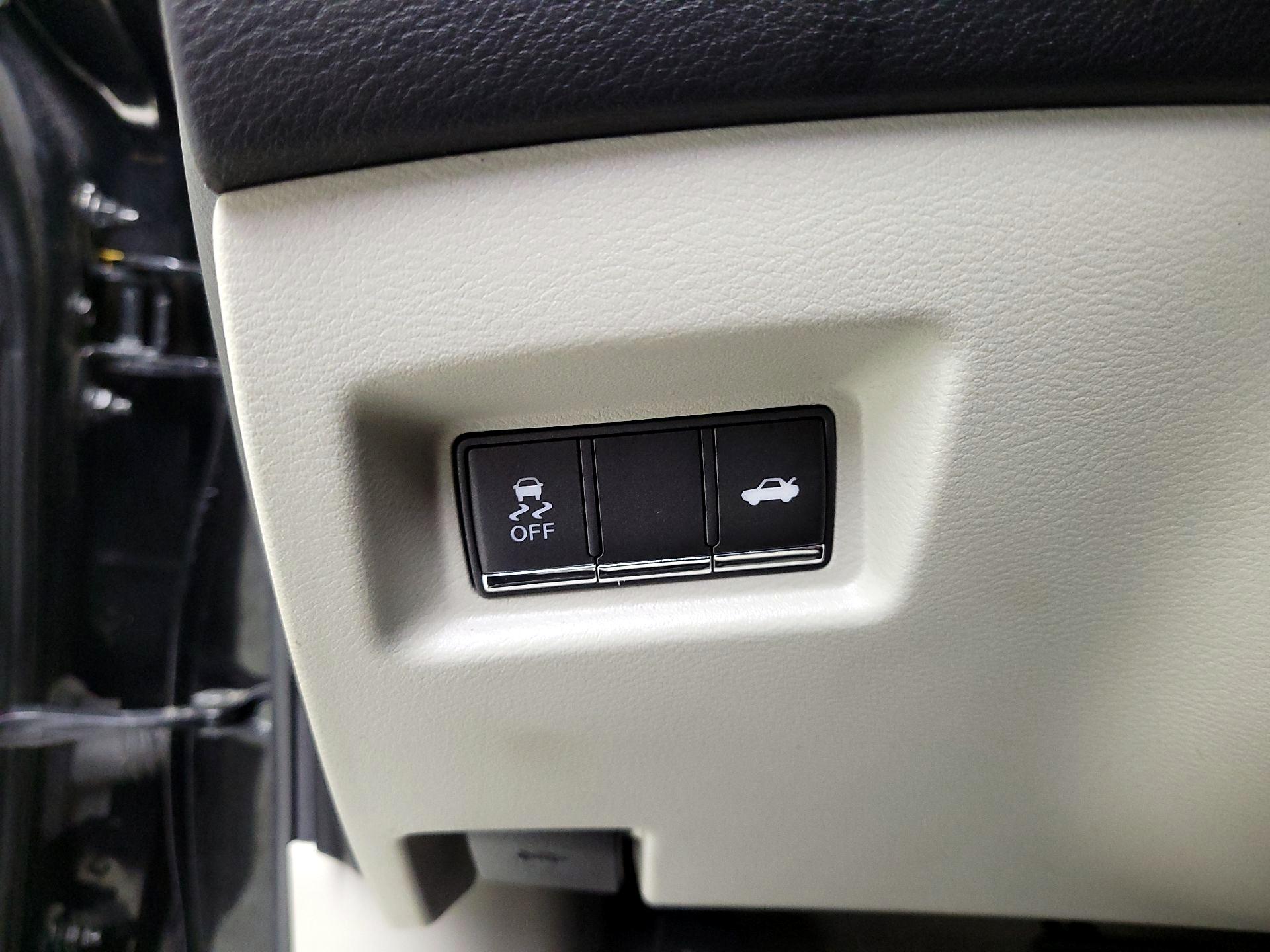 Thumbnail: 2016 INFINITI  - 13