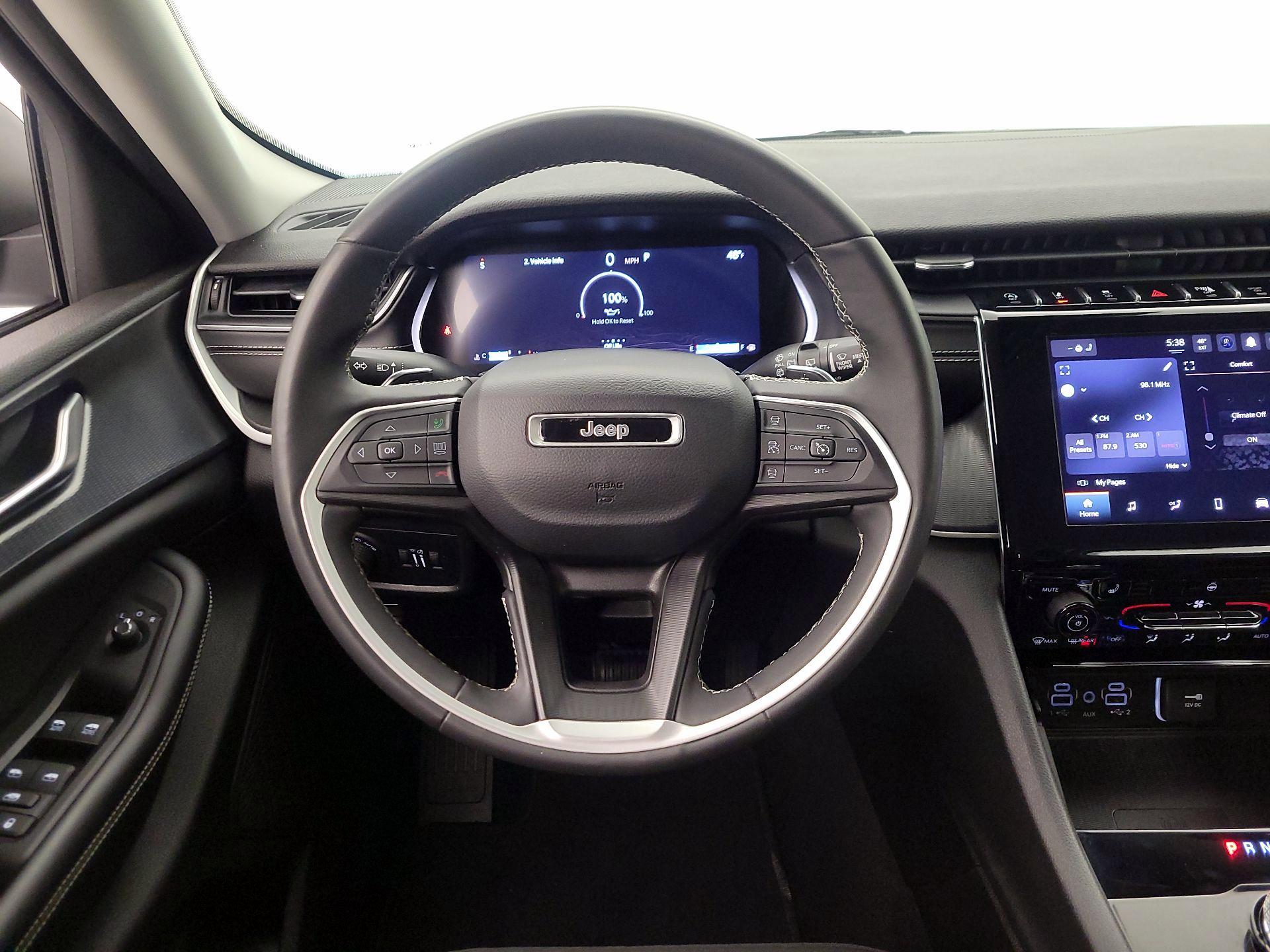 Thumbnail: 2023 Jeep Grand Cherokee - 10