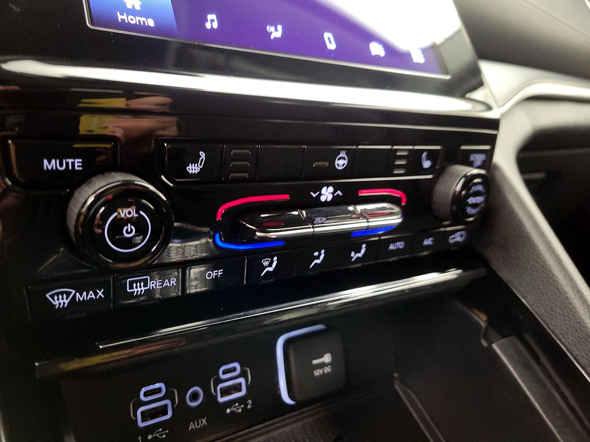 Thumbnail: 2023 Jeep Grand Cherokee - 16