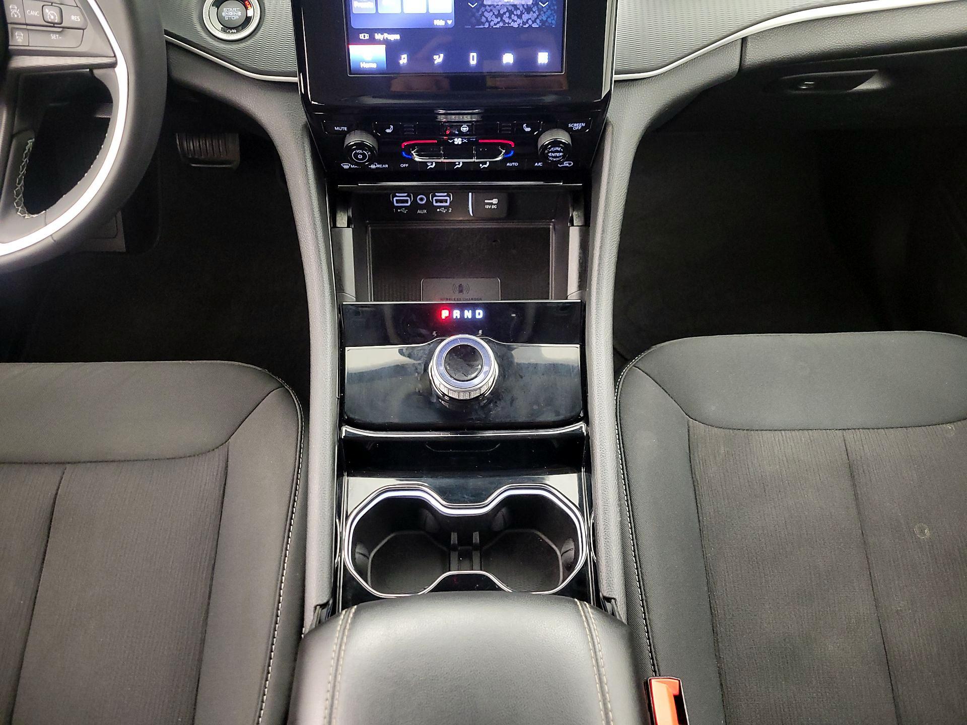 Thumbnail: 2023 Jeep Grand Cherokee - 17