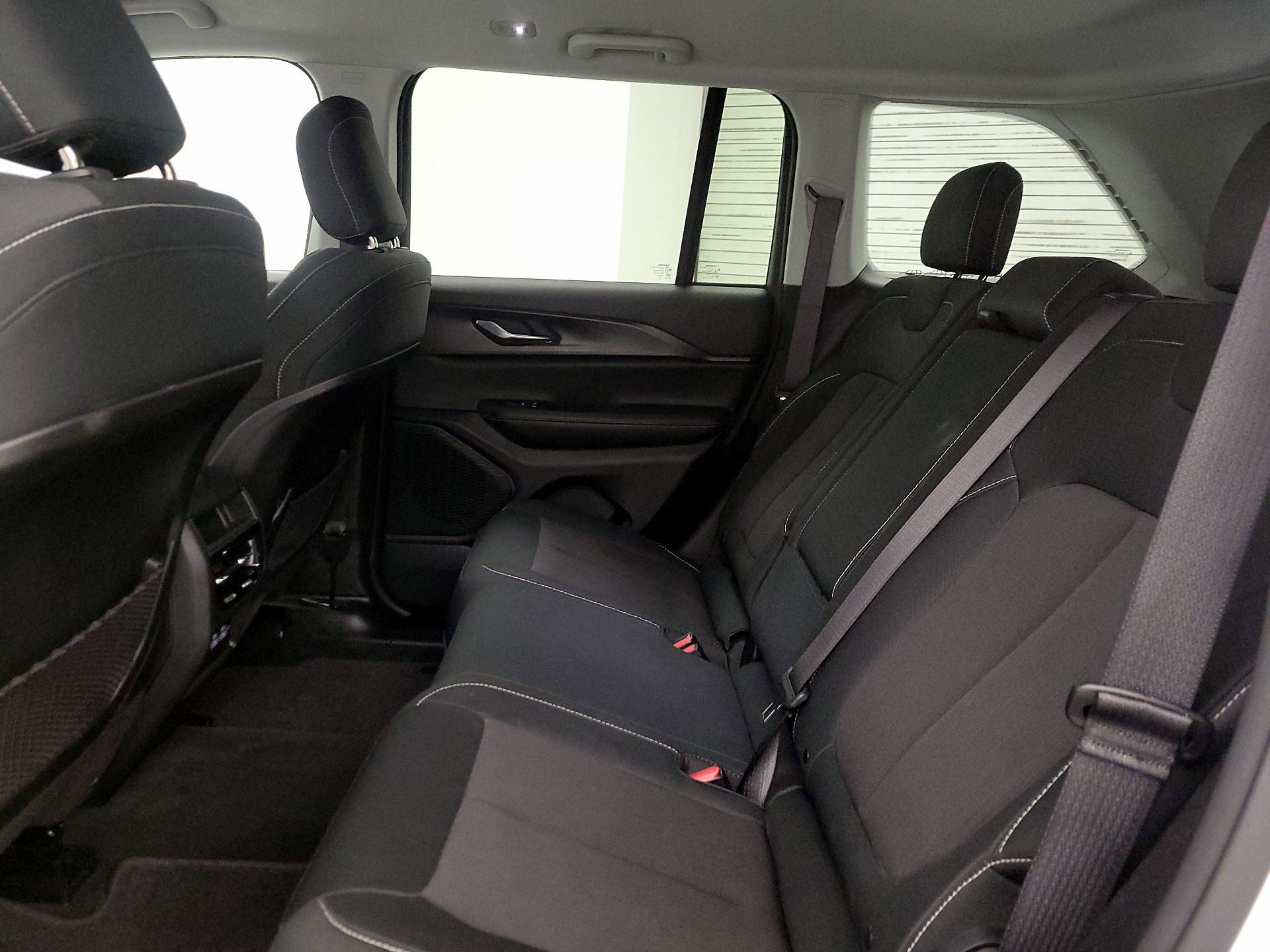 Thumbnail: 2023 Jeep Grand Cherokee - 19