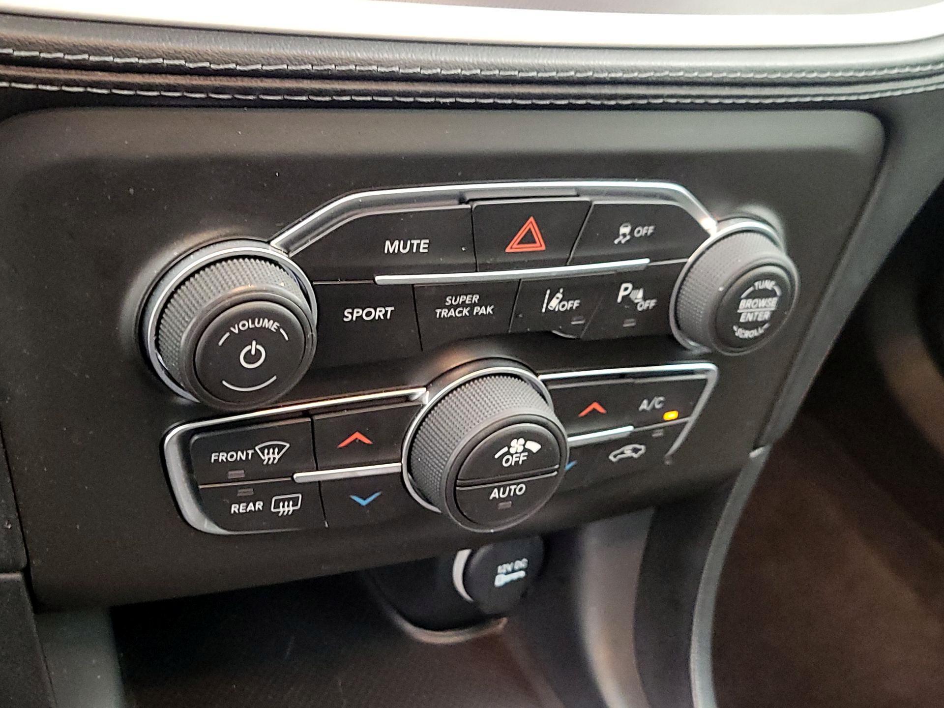 Thumbnail: 2021 Dodge Charger - 17