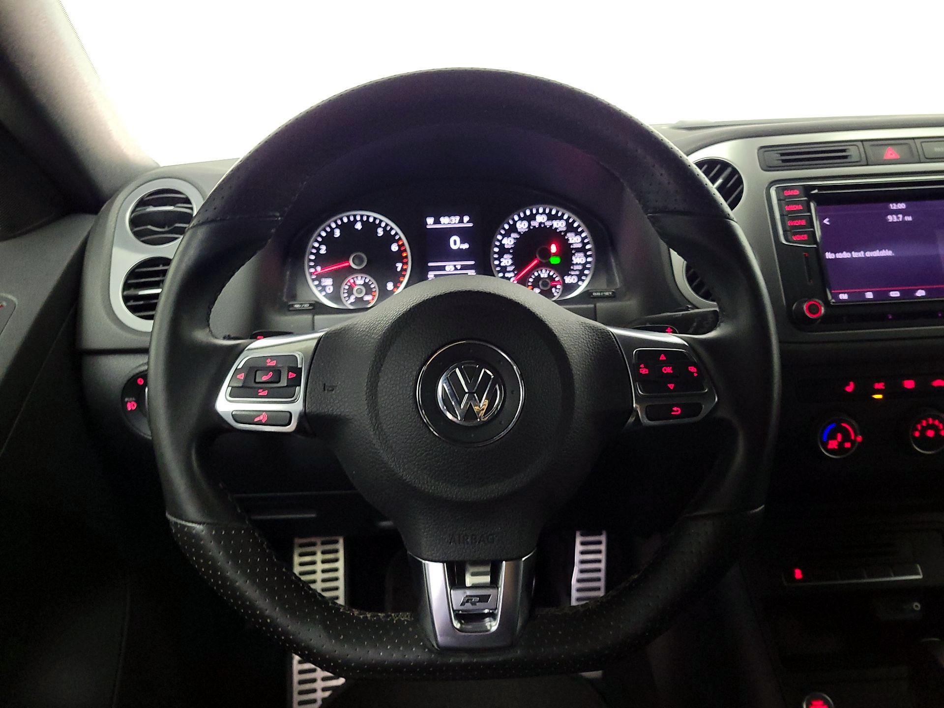 Thumbnail: 2016 Volkswagen Tiguan - 10