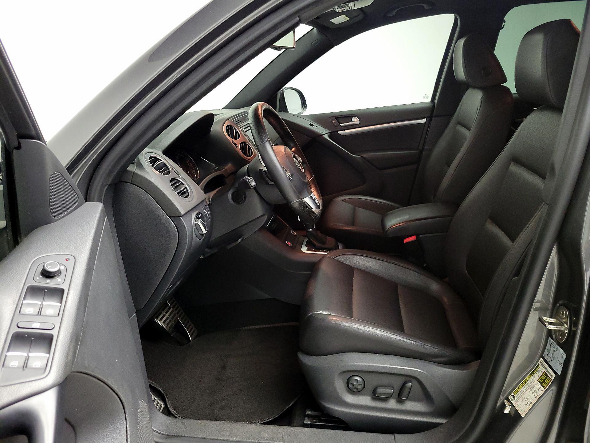 Thumbnail: 2016 Volkswagen Tiguan - 11