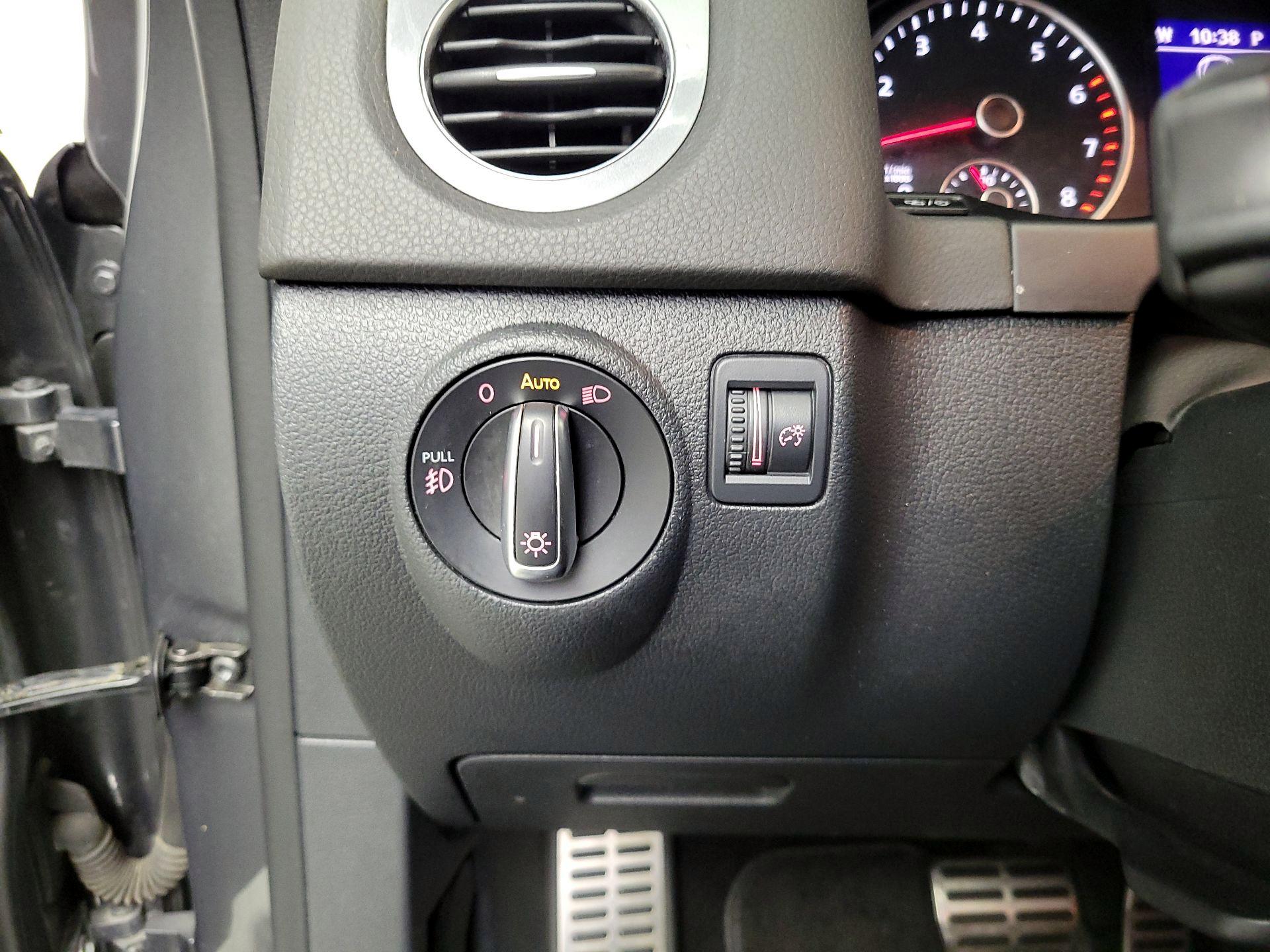 Thumbnail: 2016 Volkswagen Tiguan - 13