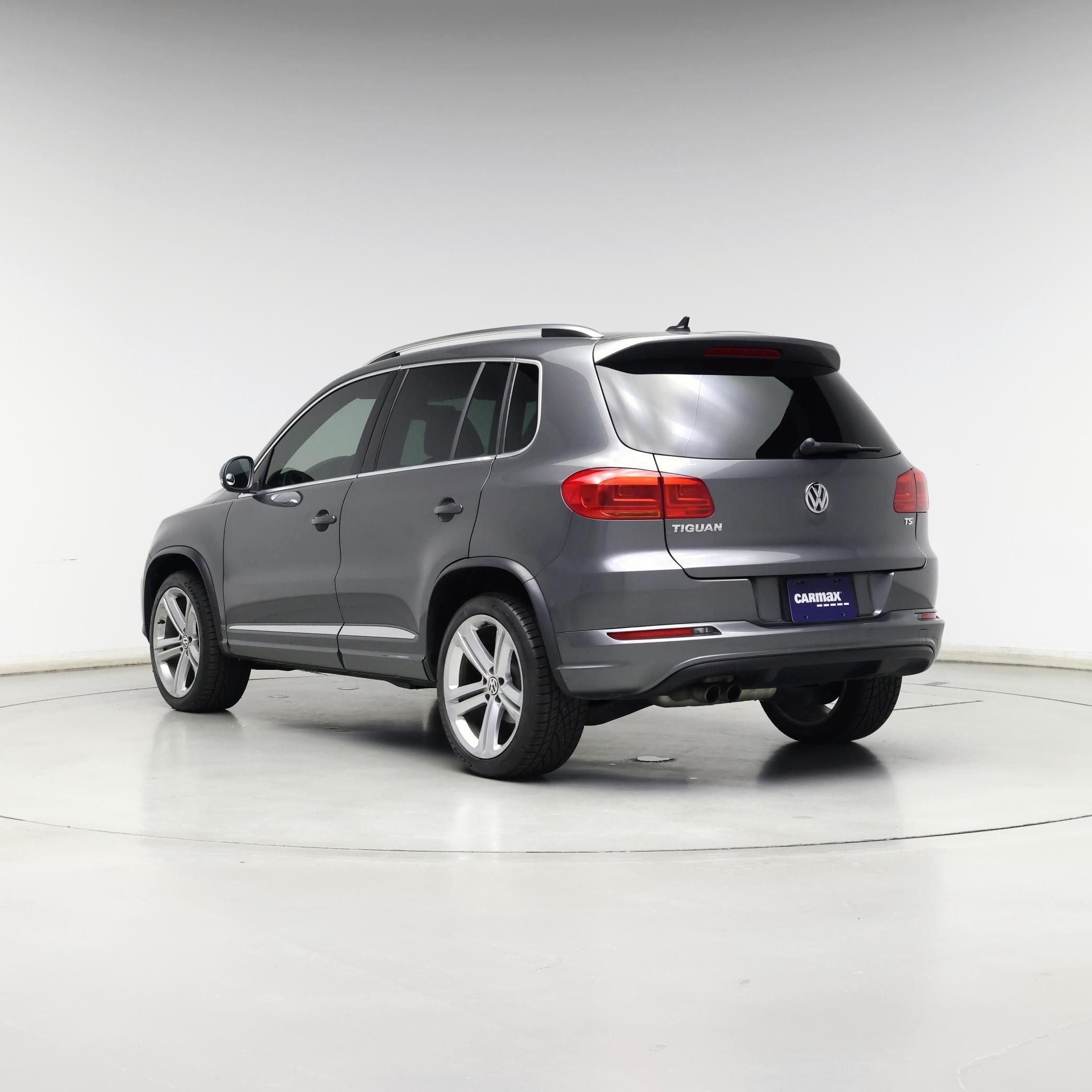 Thumbnail: 2016 Volkswagen Tiguan - 2